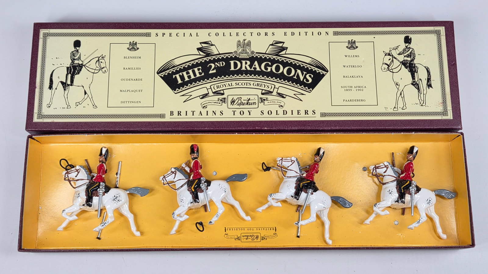 BRITAIN'S 8850 THE 2ND DRAGOONS W/ BOX (1 of 4)