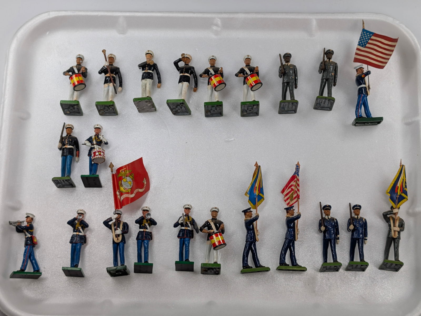 ASSORTED LOT OF VARIOUS BRITAIN SOLDIERS (1 of 4)