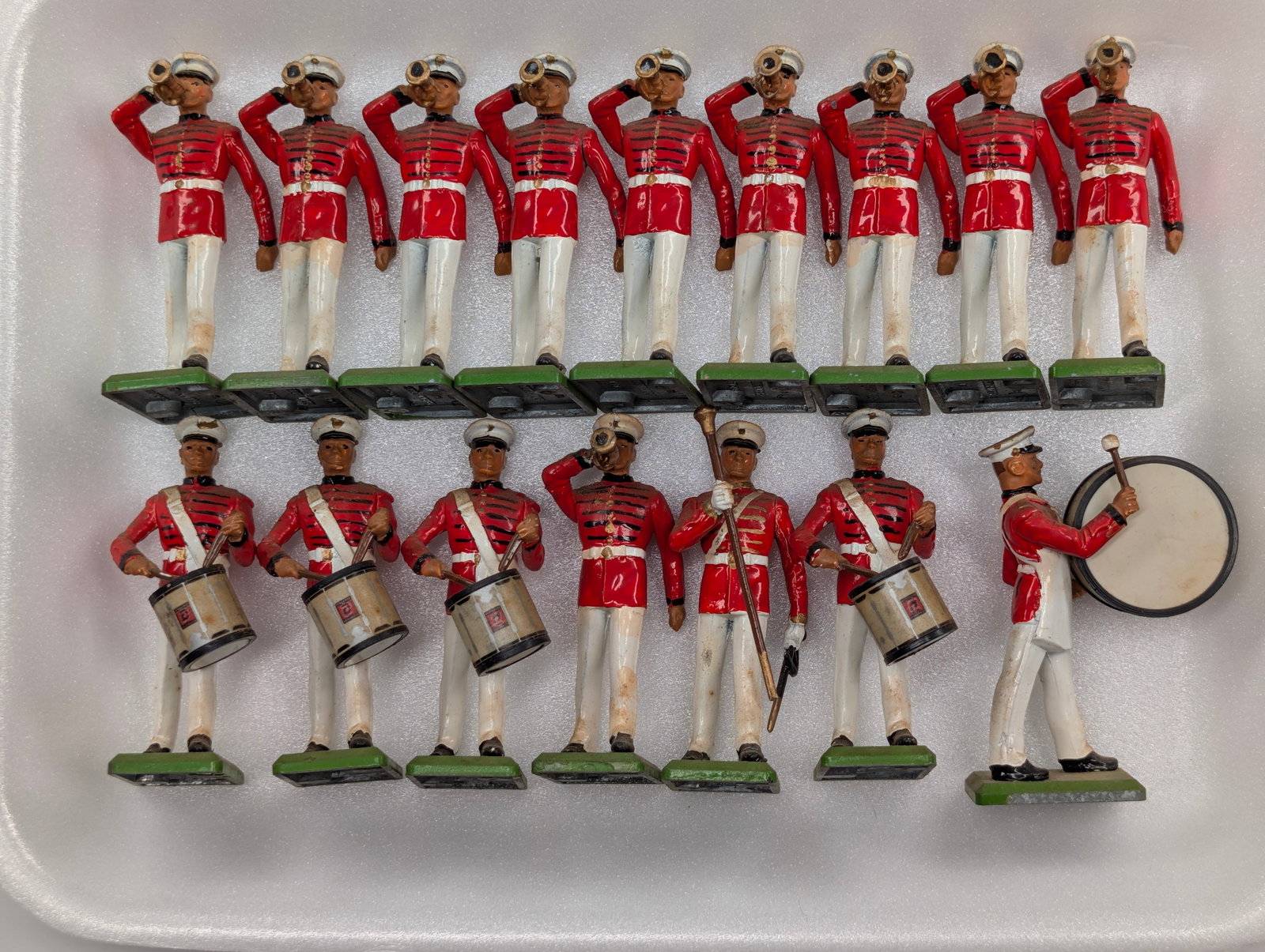 SET OF 16 W/ BRITAIN SOLDIER BAND (1 of 4)