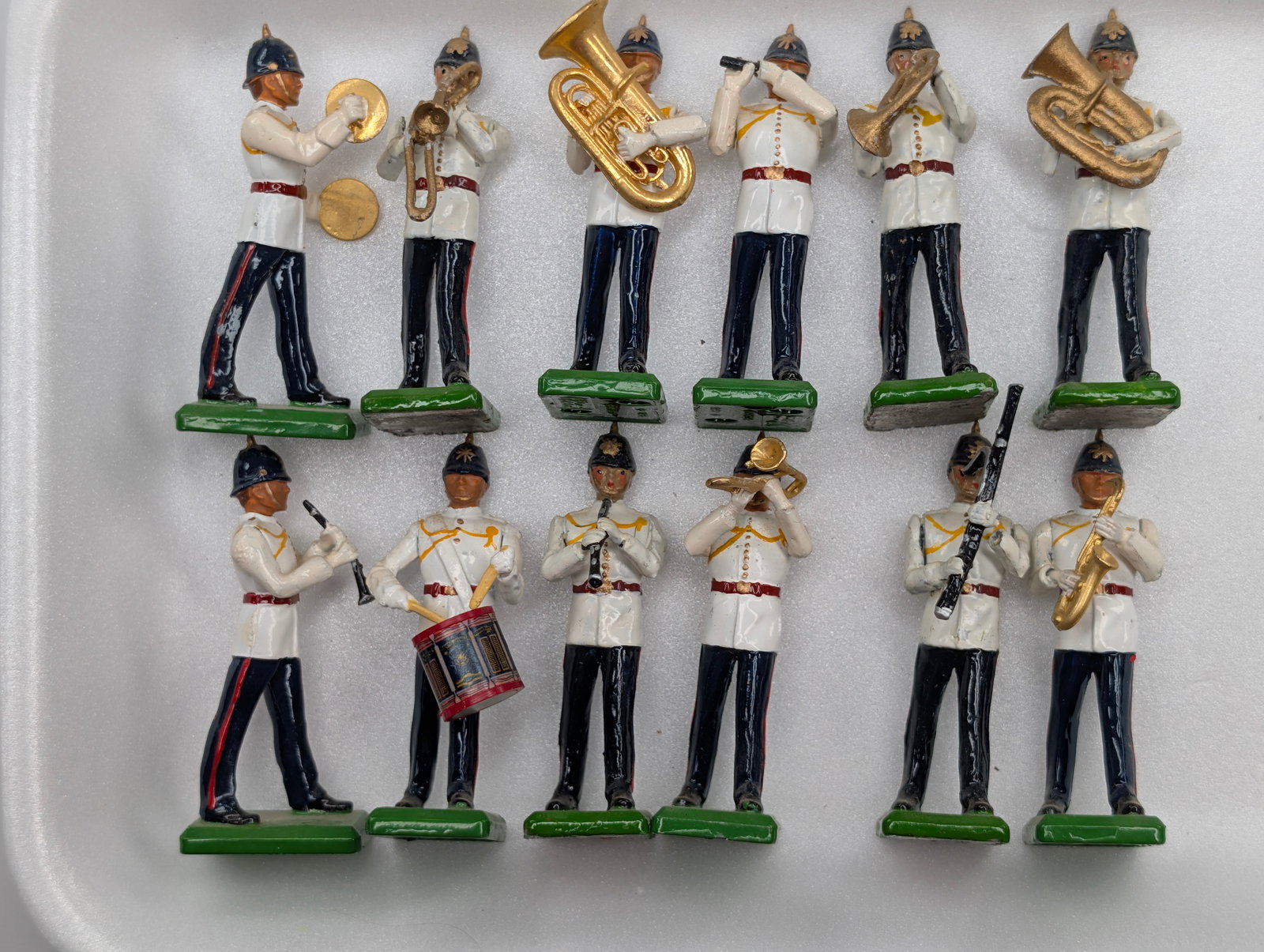 SET OF 12 W. BRITAIN LEAD SOLDIER BAND (1 of 4)
