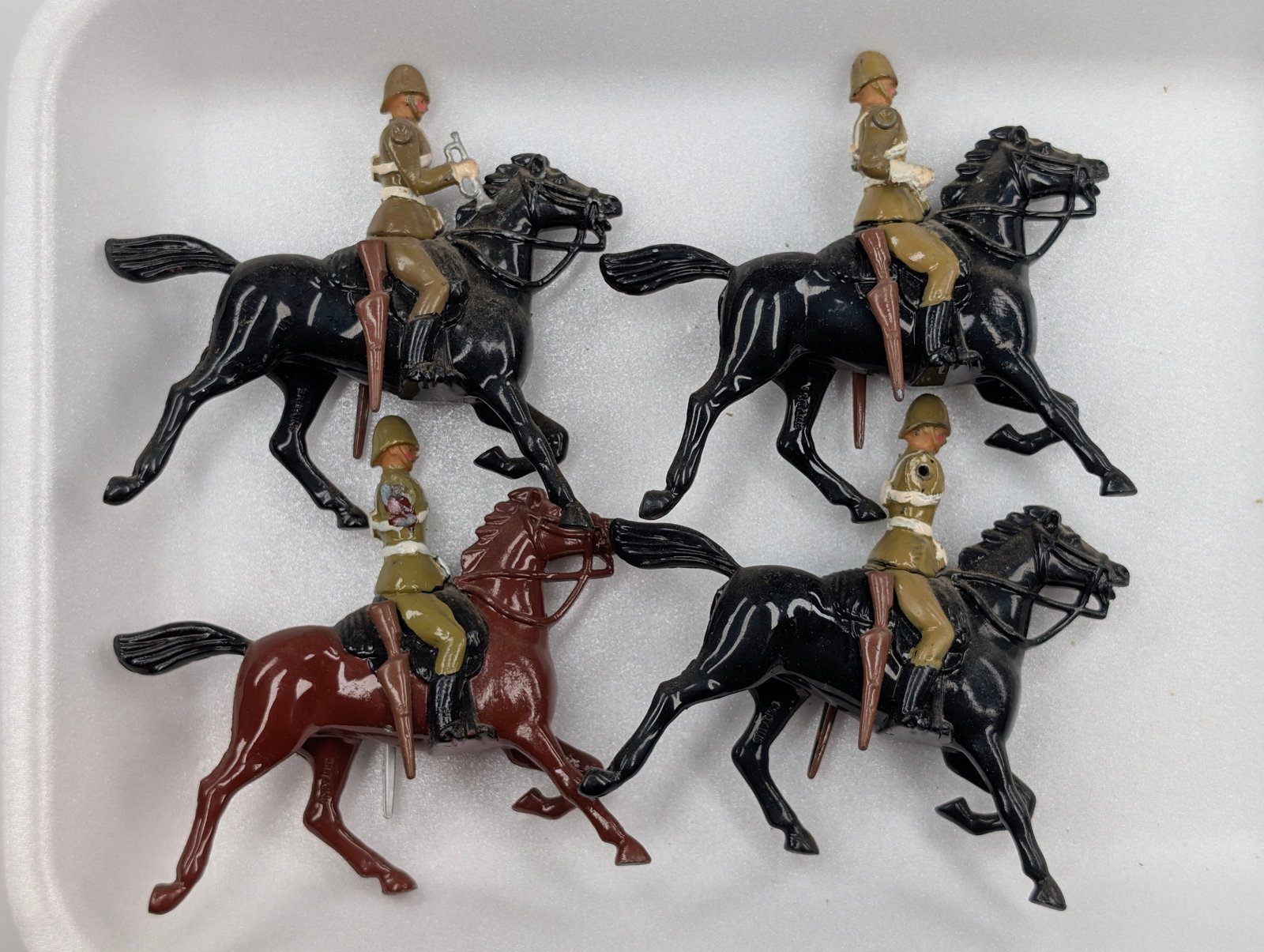 SET OF 4 BRITAINS MOUNTED BUGLERS (1 of 4)