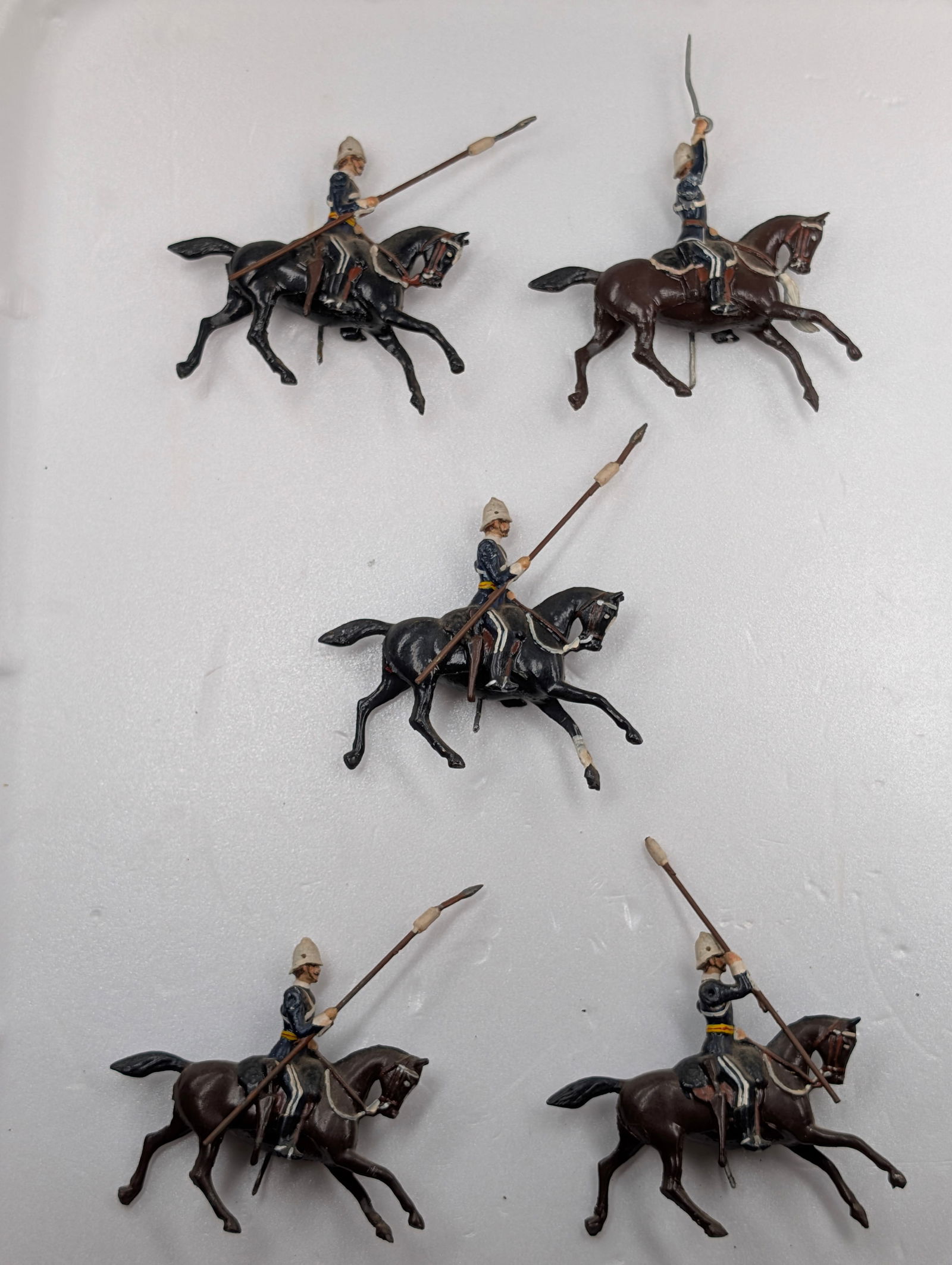 SET OF 5 VINTAGE MOUNTED BRITAIN SOLDIERS (1 of 4)