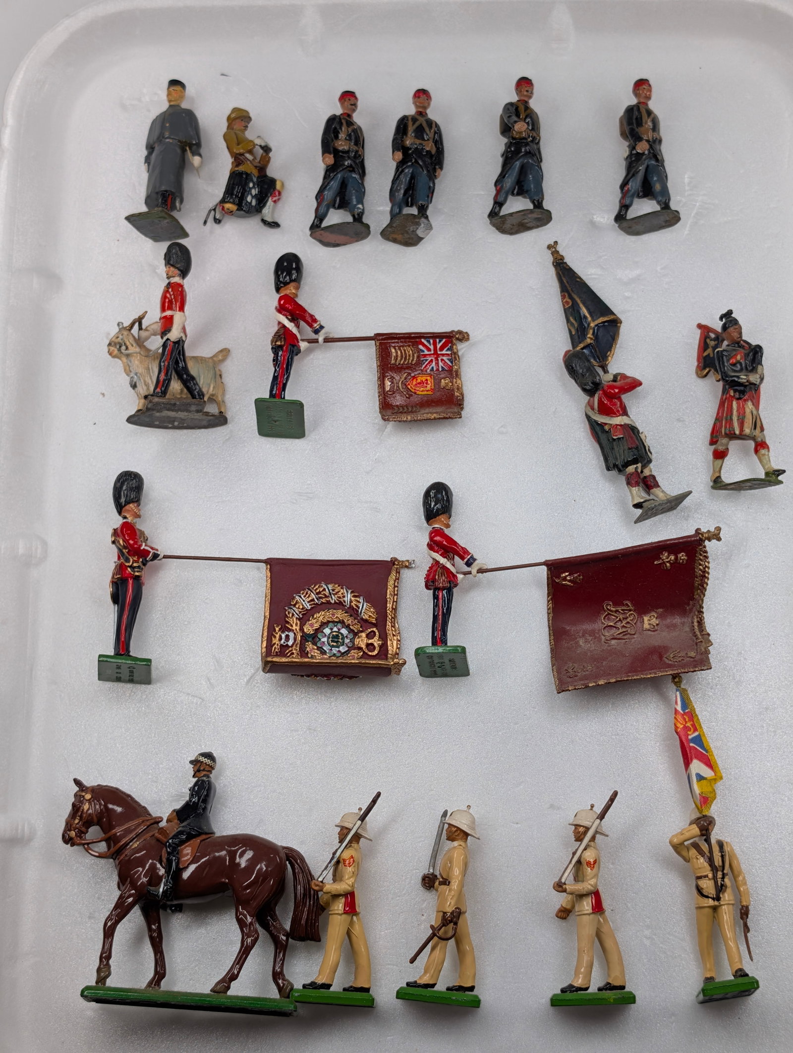 ASSORTED LOT OF VARIOUS LEAD SOLDIERS (1 of 3)