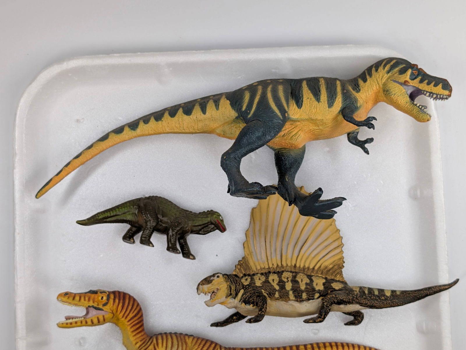 VARIOUS COLLECTIBLE PLASTIC DINOSAURS - 2
