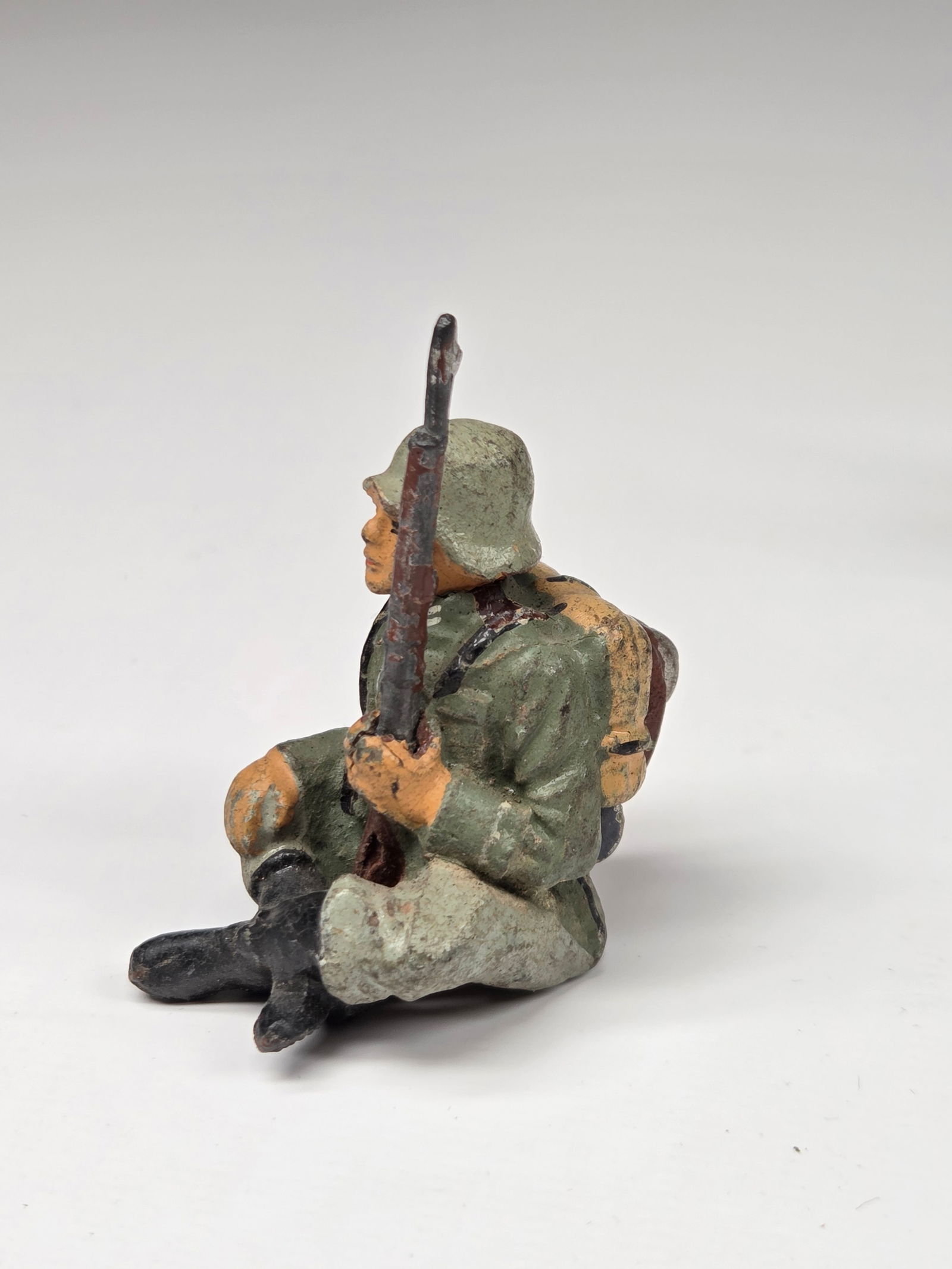 4) GERMAN LINEOL ELASTOLIN SOLDIERS - 3