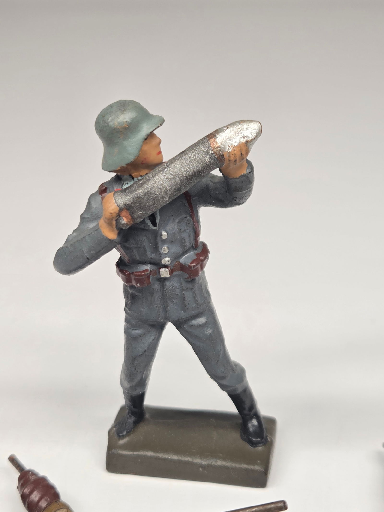 6) GERMAN LINEOL ELASTOLIN COMPOSITION SOLDIERS - 3