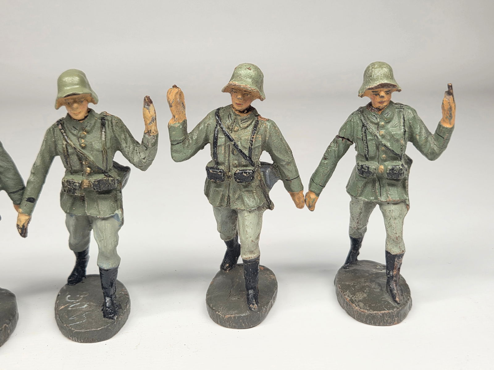 5) GERMAN ELASTOLIN COMPOSITION SOLDIERS - 3
