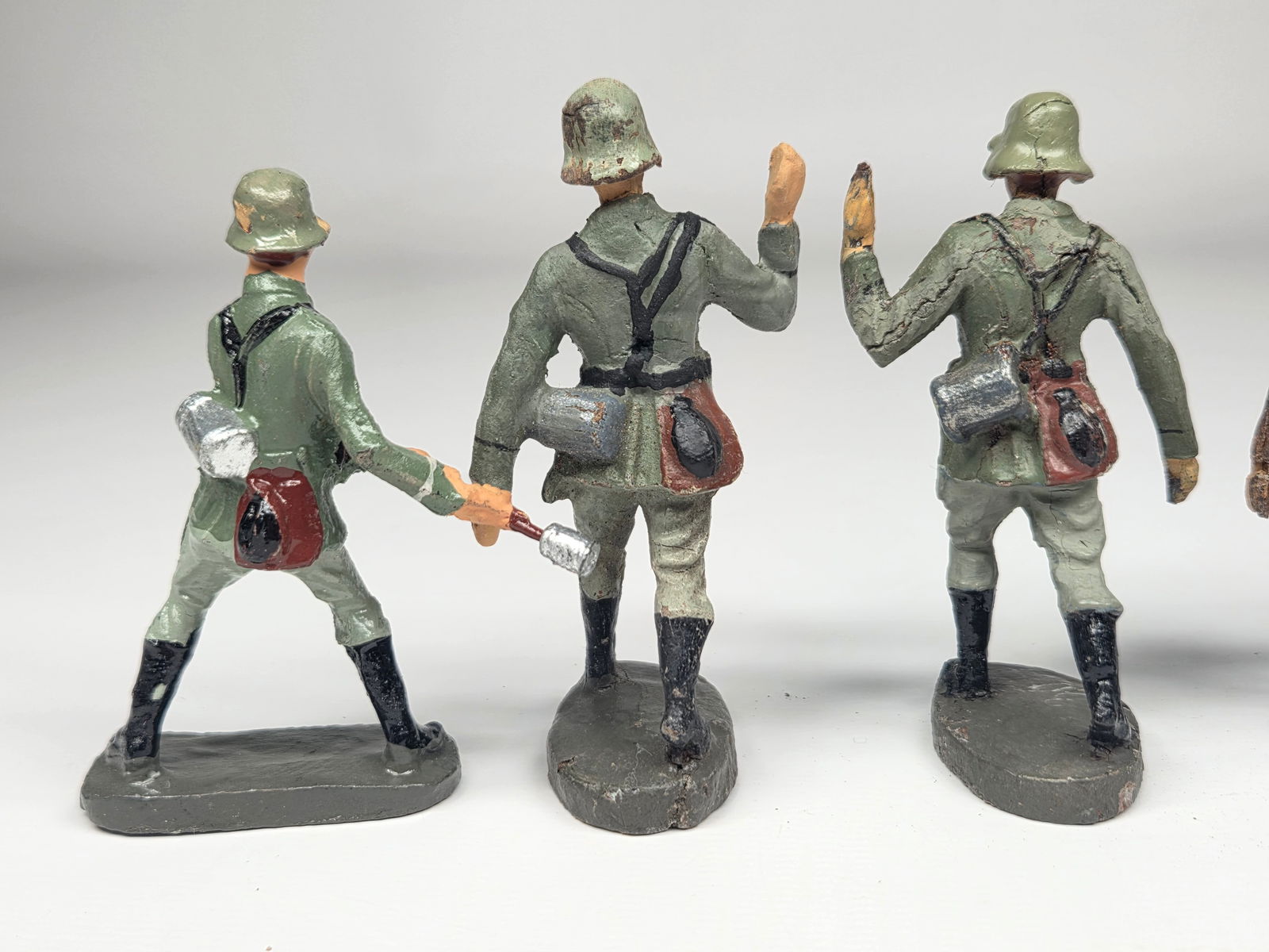5) GERMAN ELASTOLIN COMPOSITION SOLDIERS - 5