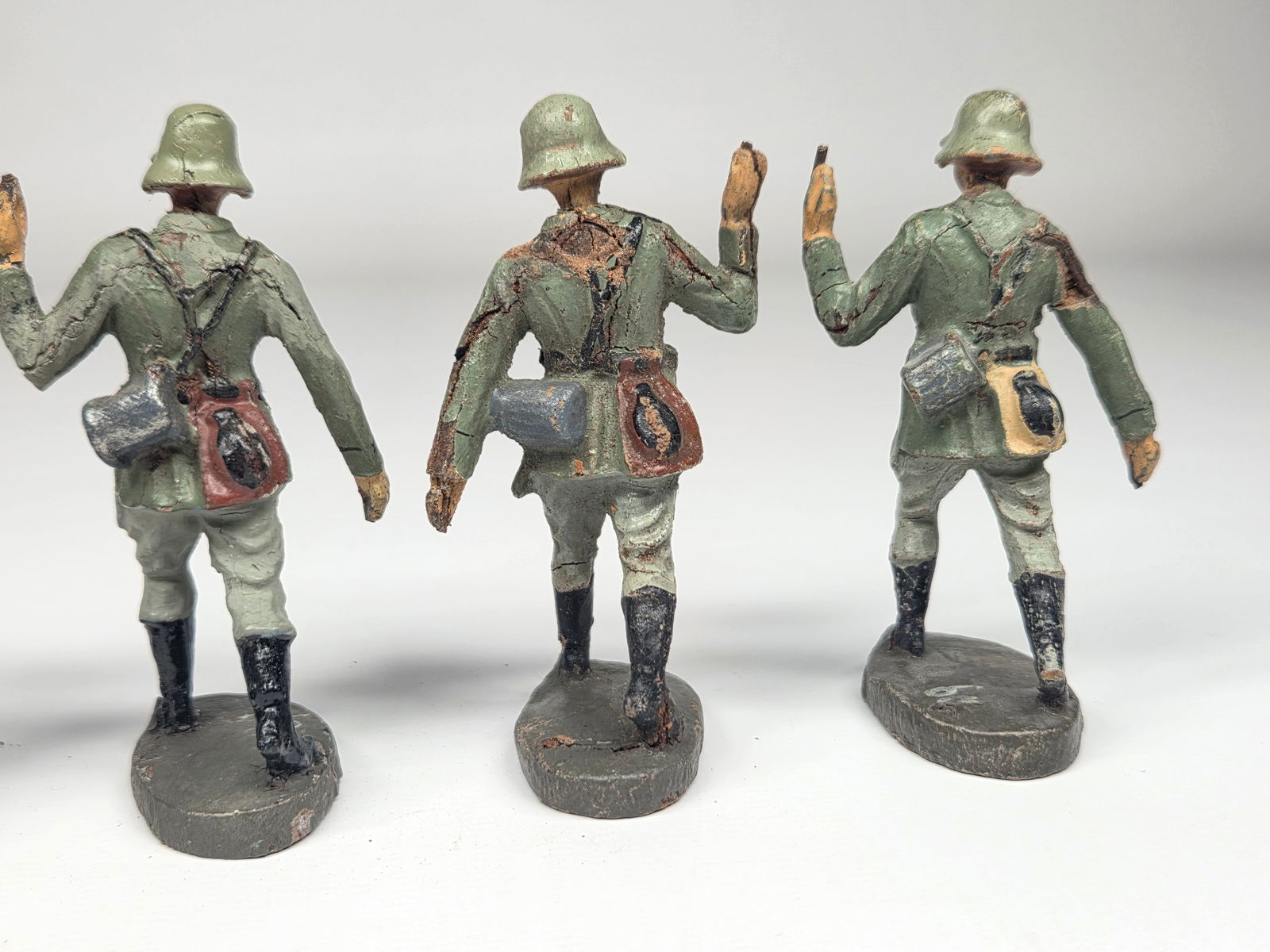 5) GERMAN ELASTOLIN COMPOSITION SOLDIERS - 6