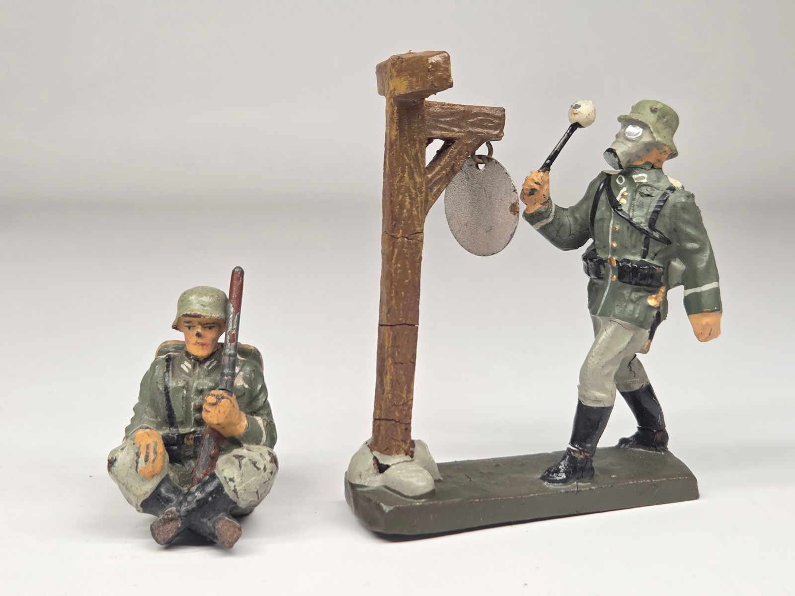 LINEOL GERMAN GAS MASK SOLDIER SIGNALER + (1 of 8)