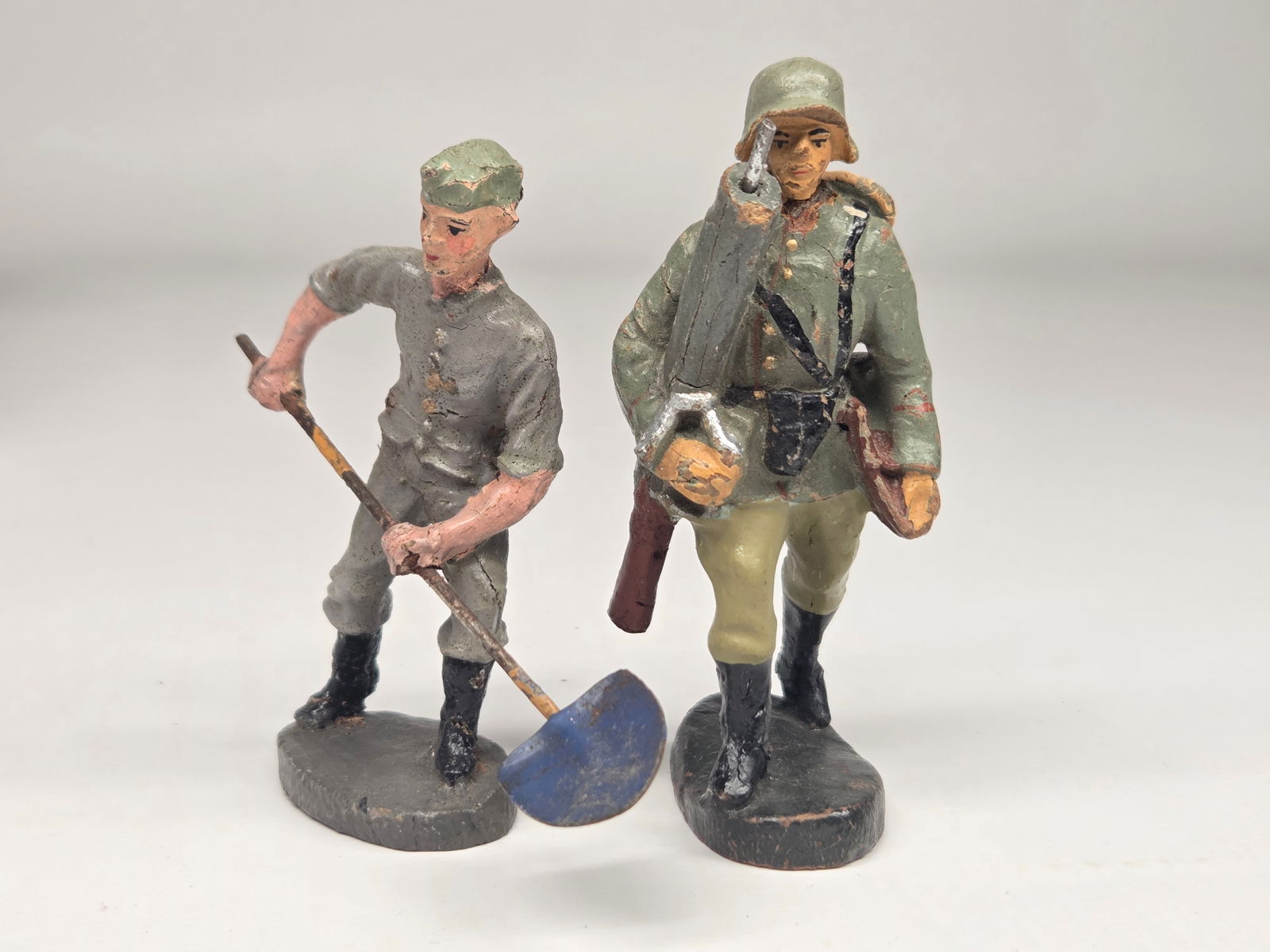 5) GERMAN ELASTOLIN COMPOSITION SOLDIERS - 5