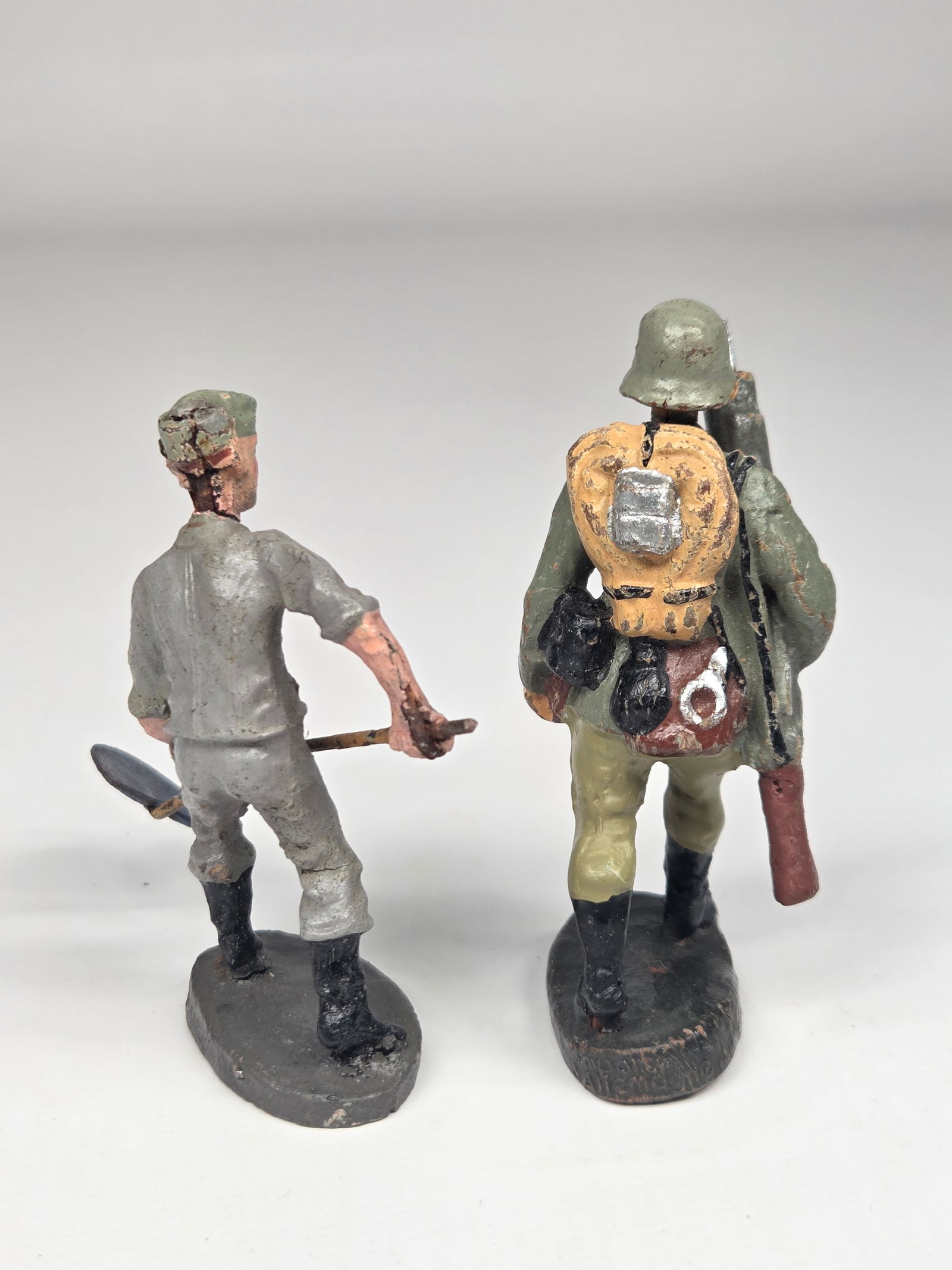 5) GERMAN ELASTOLIN COMPOSITION SOLDIERS - 6