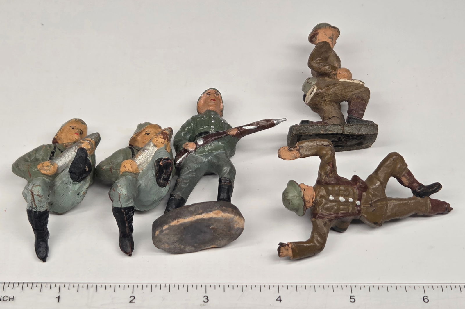 5) GERMAN ELASTOLIN COMPOSITION SOLDIERS - 10