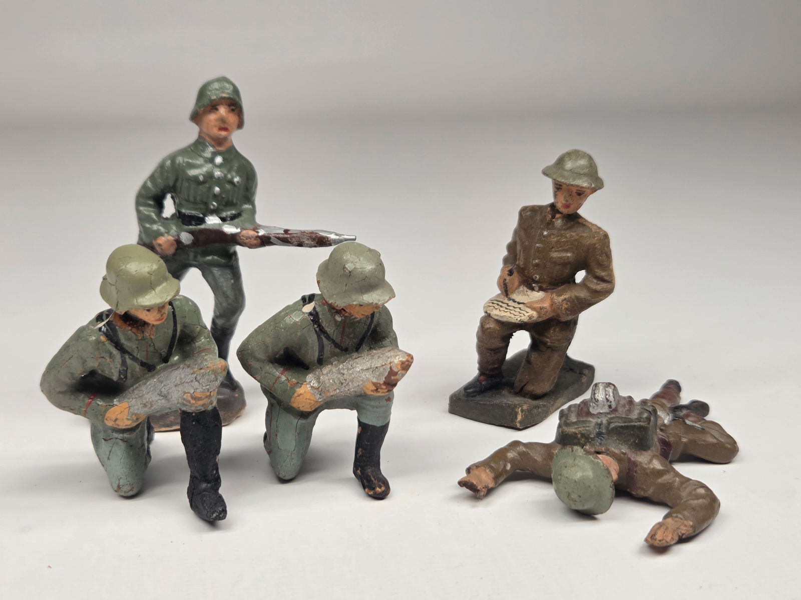5) GERMAN ELASTOLIN COMPOSITION SOLDIERS (1 of 10)