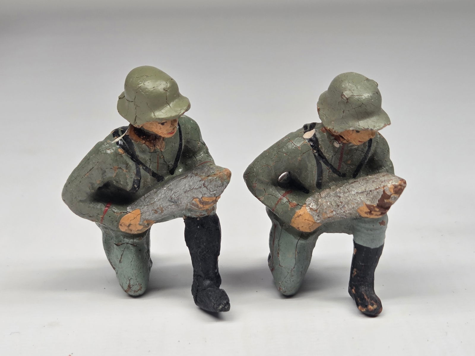 5) GERMAN ELASTOLIN COMPOSITION SOLDIERS - 6