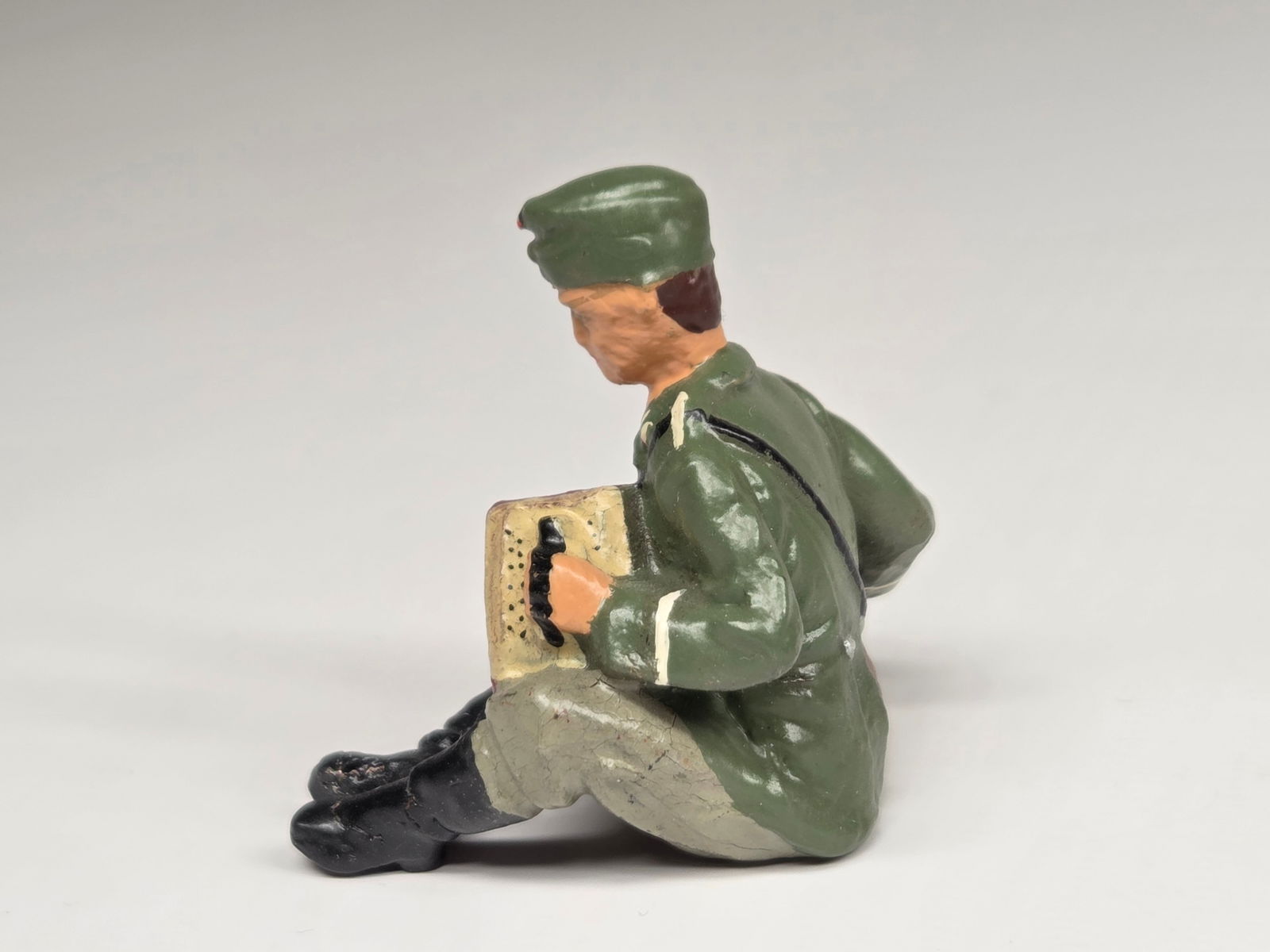 GERMAN ELASTOLIN COMPOSITION CAMP FIRE CREW - 3