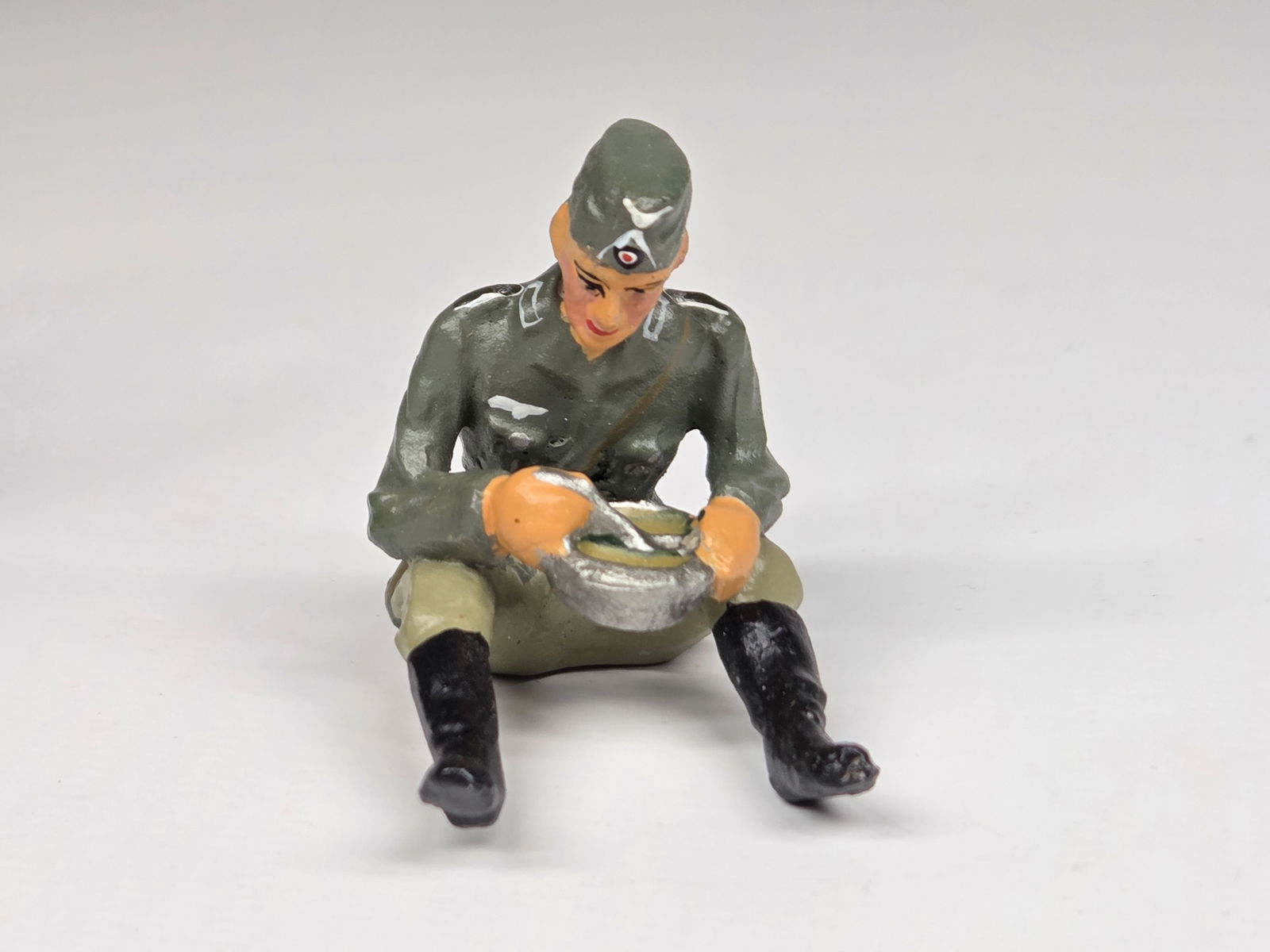 GERMAN ELASTOLIN COMPOSITION CAMP FIRE CREW - 8