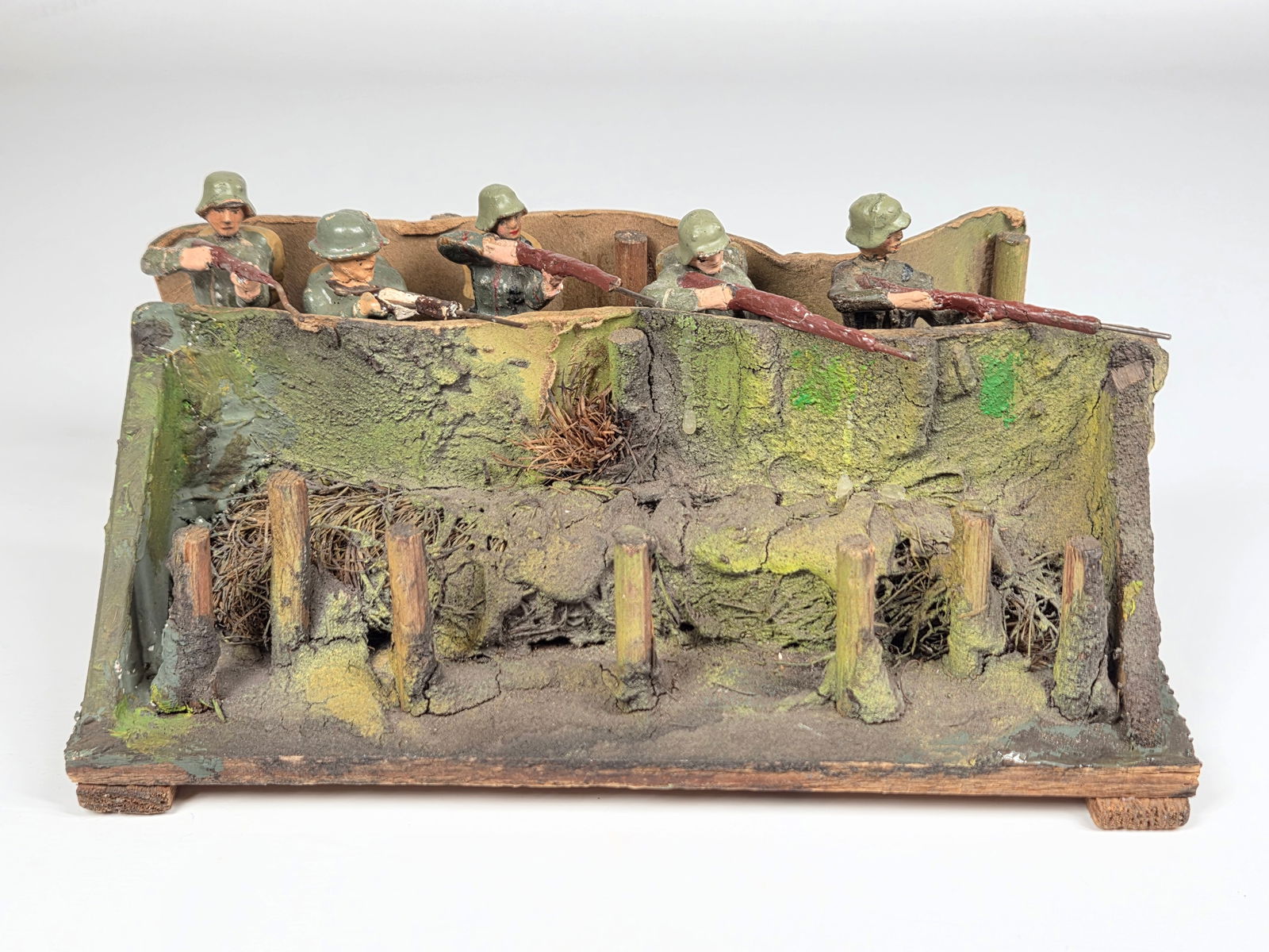 VARIOUS GERMAN COMPOSITION SOLDIERS IN BUNKER TRENCH (1 of 10)