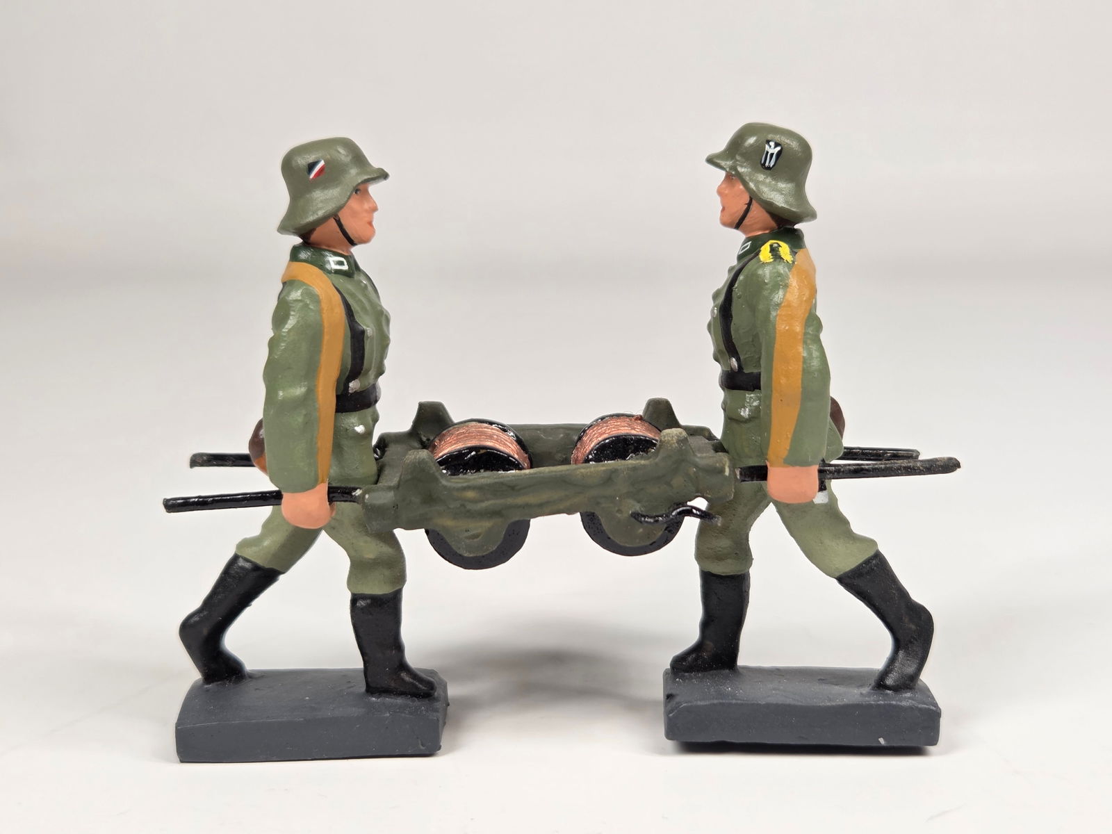 LINEOL GERMAN COMPOSITION COMMUNICATIONS CREW: SET REMAINS IN VERY GOOD CONDITION.