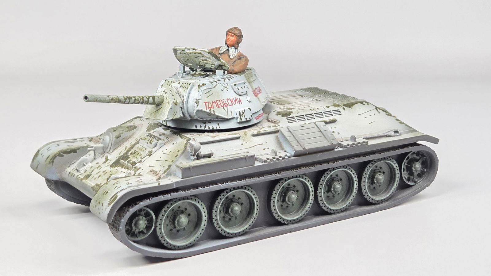 2005 W. BRITAIN STALINGRAD TANK (1 of 4)