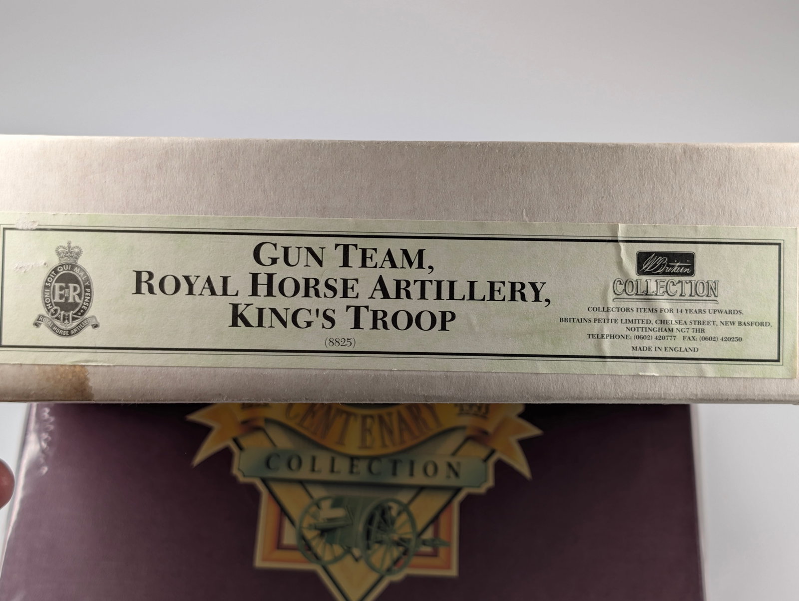 BRITAIN 8825 GUN TEAM, ROYAL HORSE ARTILLERY, KING'S TROOP: SET REMAINS UNUSED IN SEALED BOX.