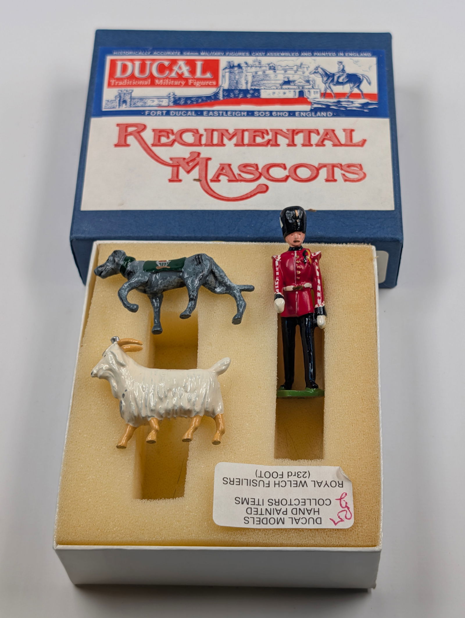 DUCAL MODELS ROYAL WELCH FUSILIERS W/ MASCOT: SET REMAINS IN GOOD CONDITION WITH BOX.