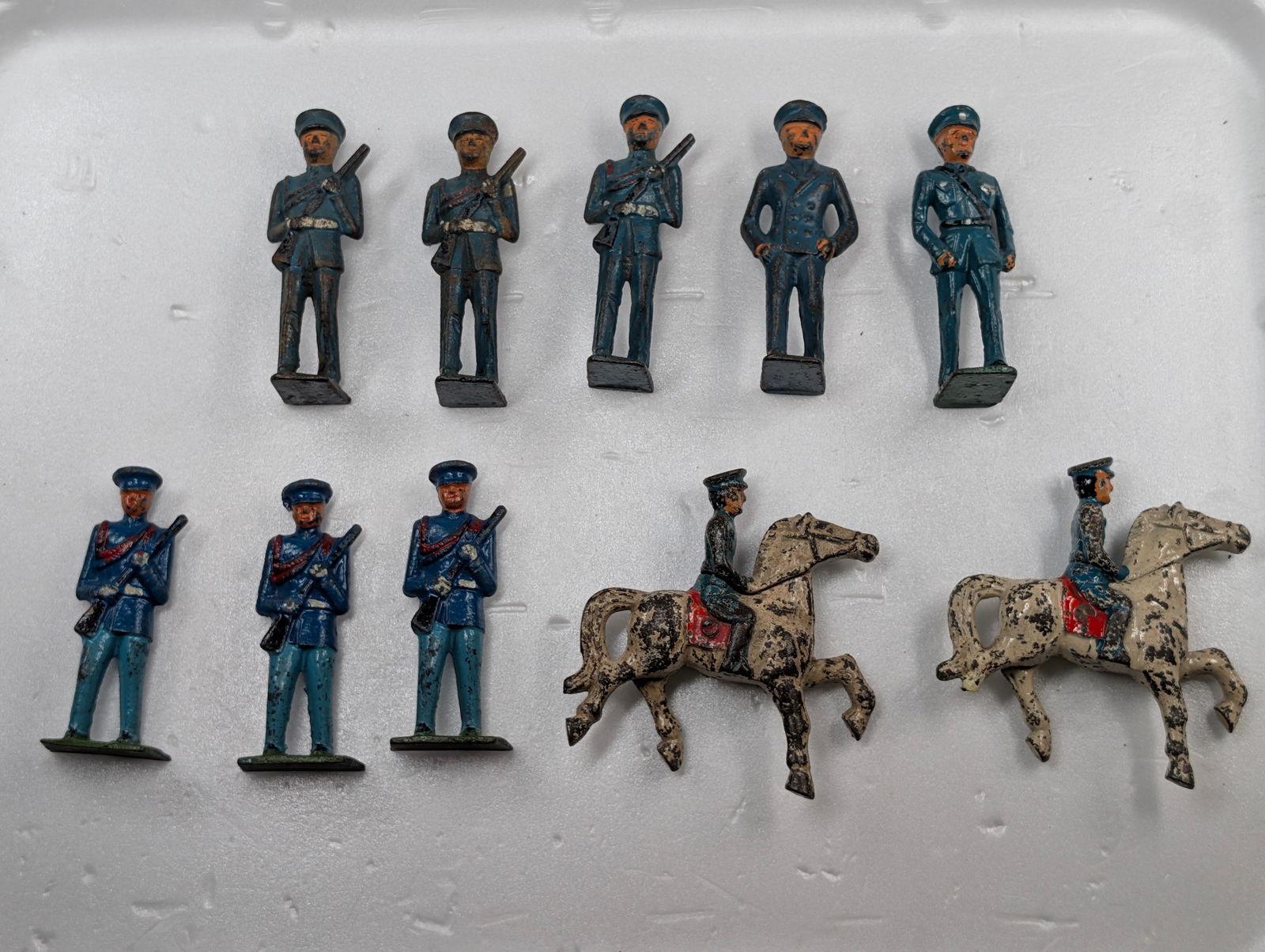 10) VARIOUS BARCLAY / MANOIL LEAD POLICE OFFICERS (1 of 6)