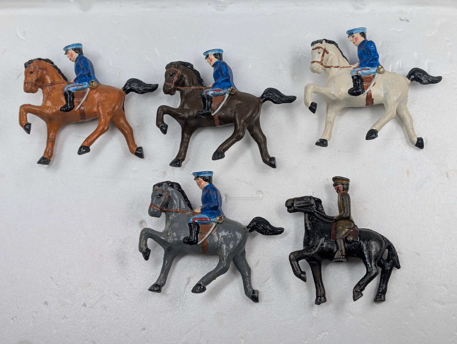 VARIOUS REPAINT MOUNTED LEAD SOLDIERS: ALL REMAIN IN GOOD CONDITION. 4 REPAINTED.