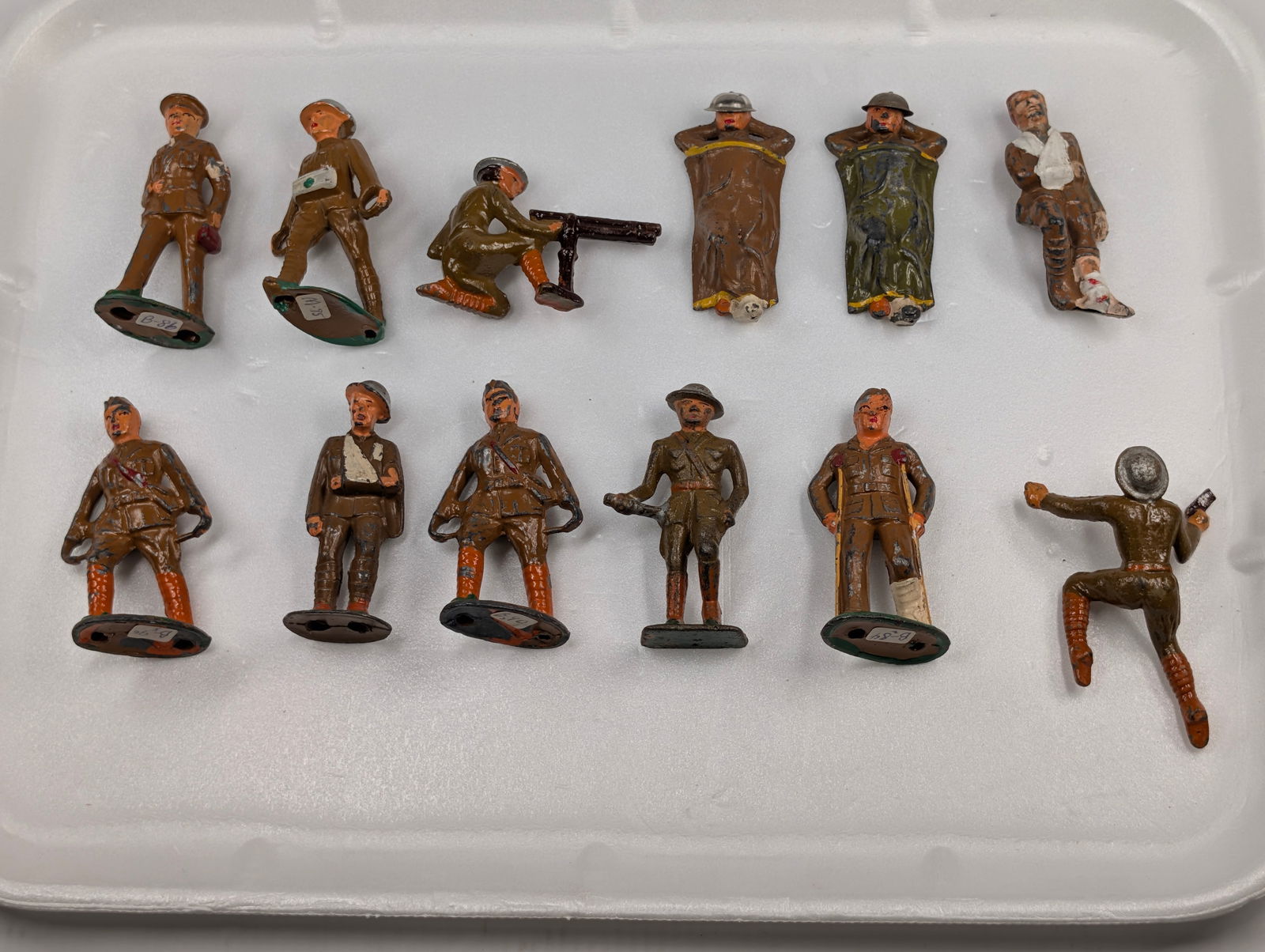 12) VARIOUS BARCLAY / MANOIL LEAD SOLDIERS (1 of 5)