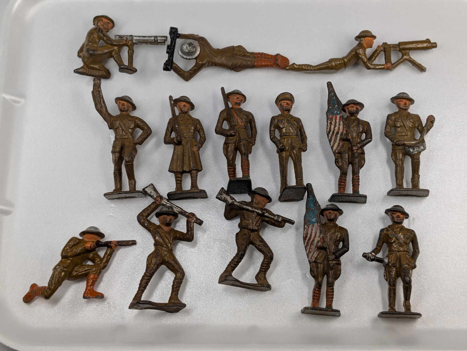 14) VARIOUS BARCLAY / MANOIL LEAD SOLDIERS (1 of 6)