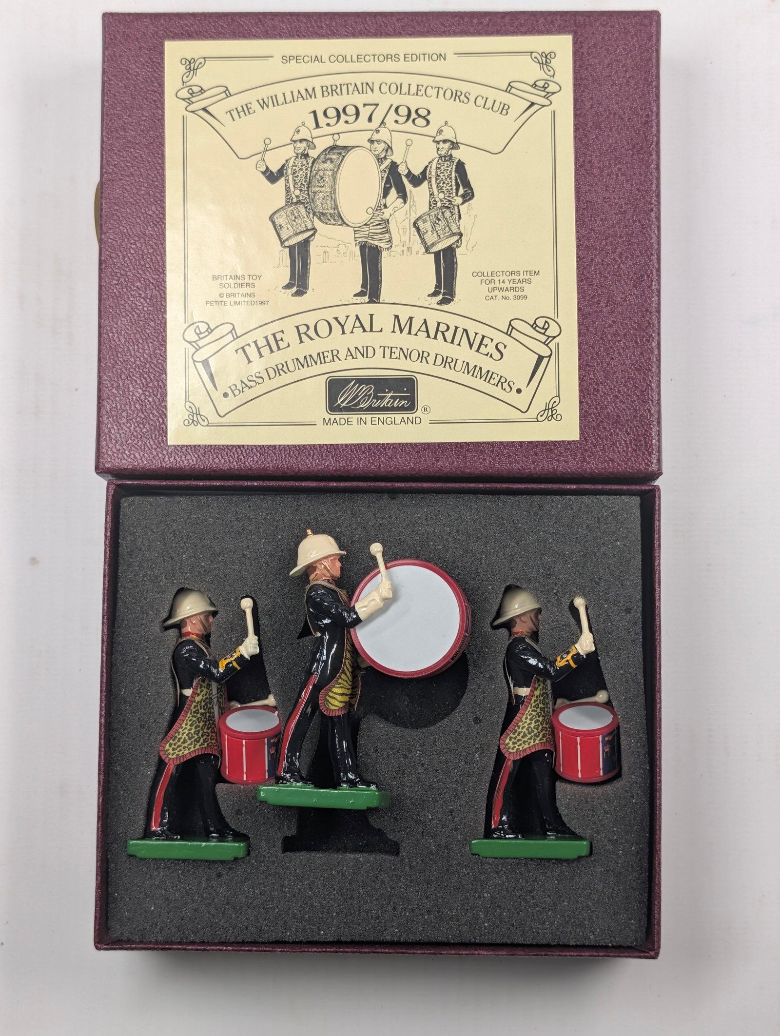 W. BRITAIN CC 1997/98 ROYAL MARINES BASS & TENOR DRUMMERS: SET REMAINS IN VERY GOOD CONDITION WITH BOX.