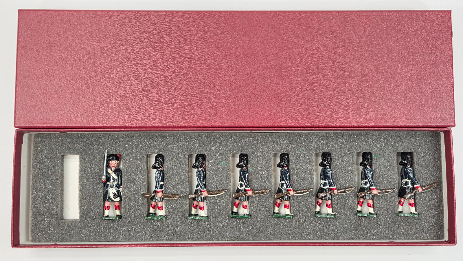 SET OF 8 HAND PAINTED LEAD SOLDIERS: ALL REMAIN IN GOOD CONDITION, SHOWING SOME LIGHT WEAR.