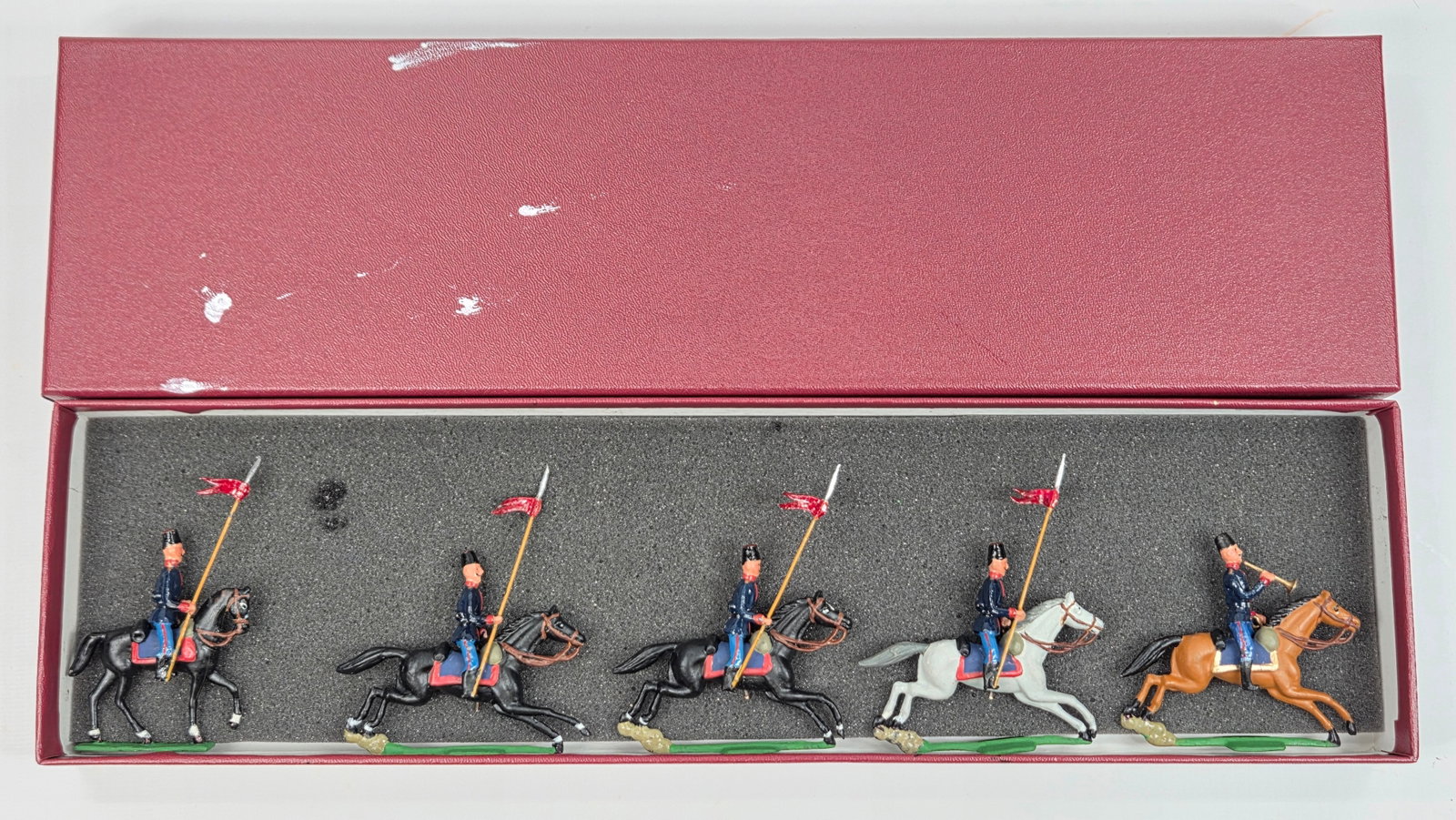 UNMARKED SET OF 5 HAND POINTED MOUNTED SOLDIERS: ALL REMAIN IN GOOD CONDITION, SHOWING SOME TYPICAL WERA.