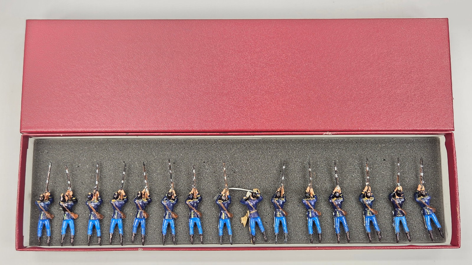 UNMARKED SET OF 15 HAND PAINTED SOLDIERS: ALL REMAIN IN FAIR TO GOOD CONDITION, SHOWING SOME PAINT WEAR.