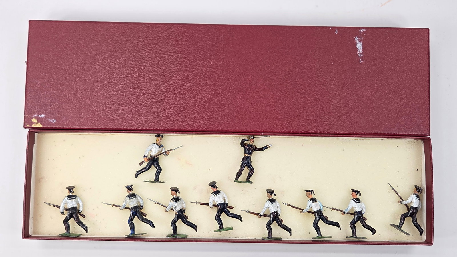 SET OF 10 UNMARKED HAND PAINTED LEAD SOLDIERS: ALL REMAIN IN GOOD CONDITION, SHOWING SOME PAINT WEAR.