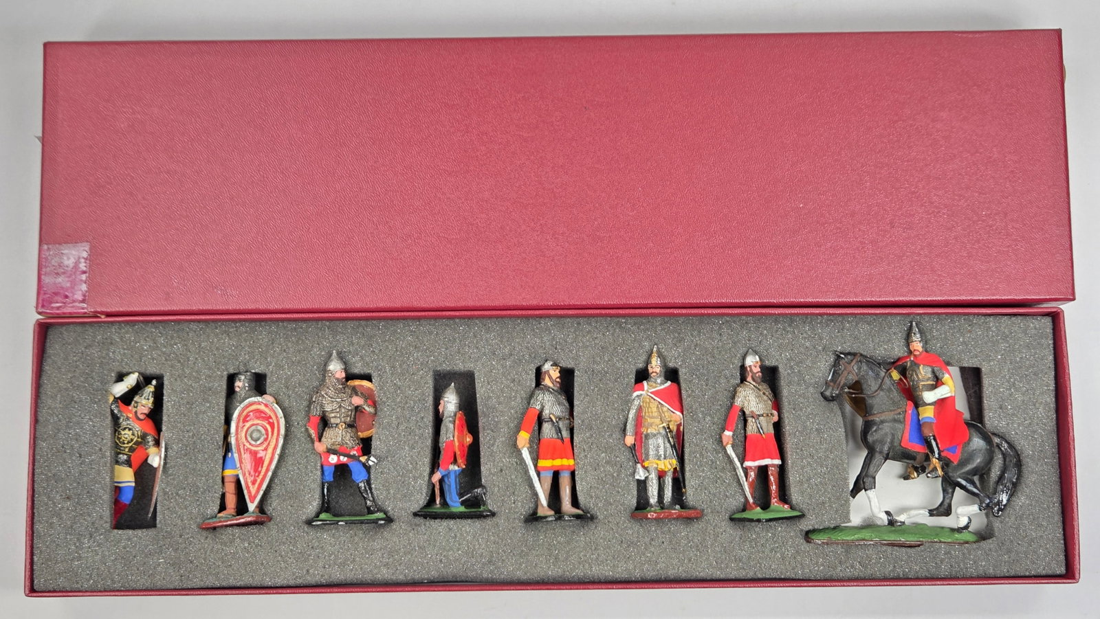 SET OF 8 HAND PAINTED MEDIEVAL KNIGHTS: ALL REMAIN IN GOOD CONDITION, SHOWING SOME TYPICAL WEAR.