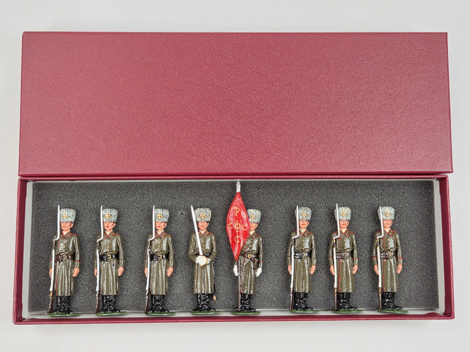 SET OF 8 ALYMER HAND PAINTED SOLDIERS: ALL REMAIN IN GOOD CONDITION, SHOWING SOME TYPICAL WEAR.
