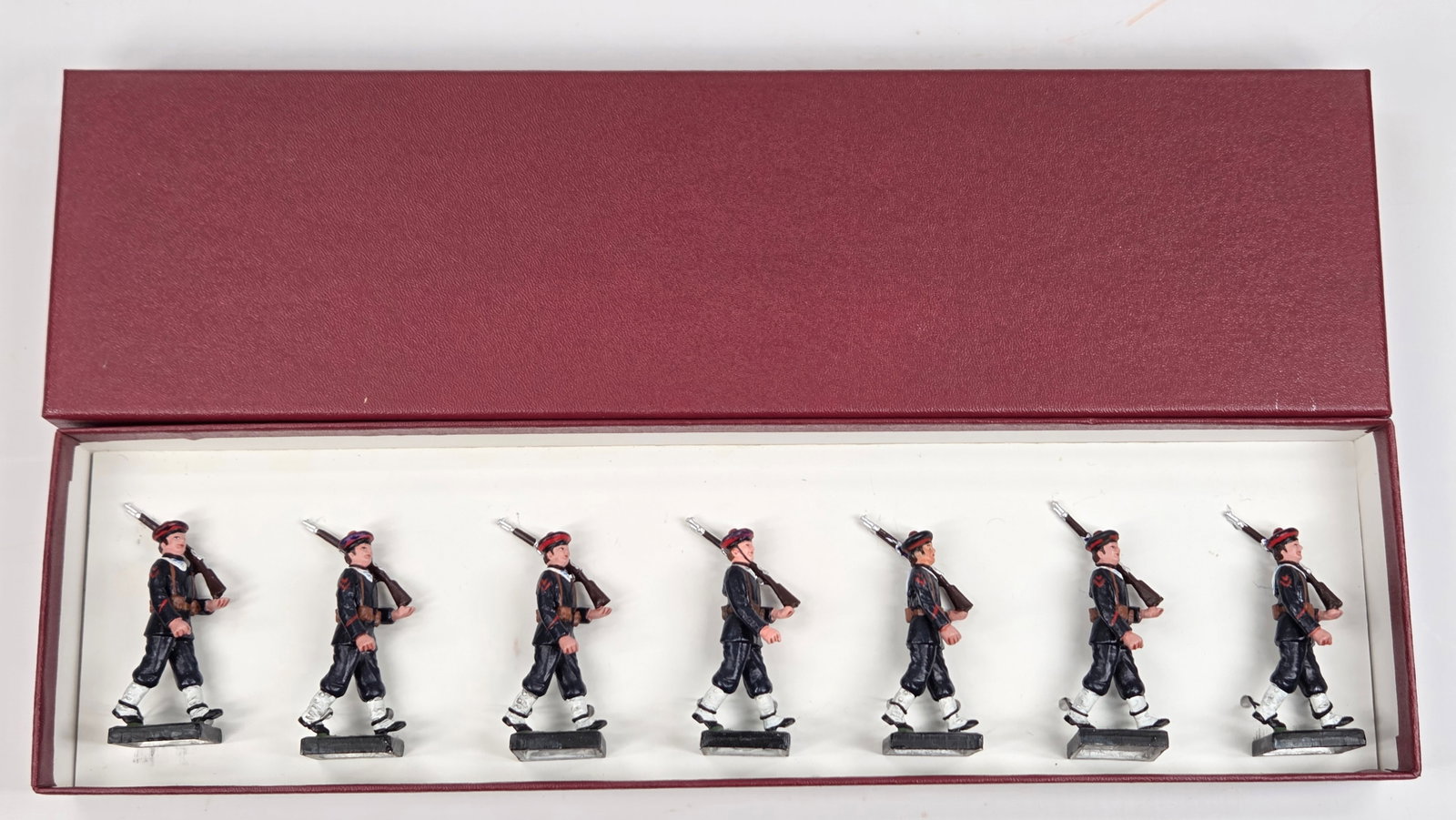 SET OF 7 ALYMER HAND PAINTED SOLDIERS: ALL REMAIN IN GOOD CONDITION, SHOWING SOME TYPICAL WEAR.