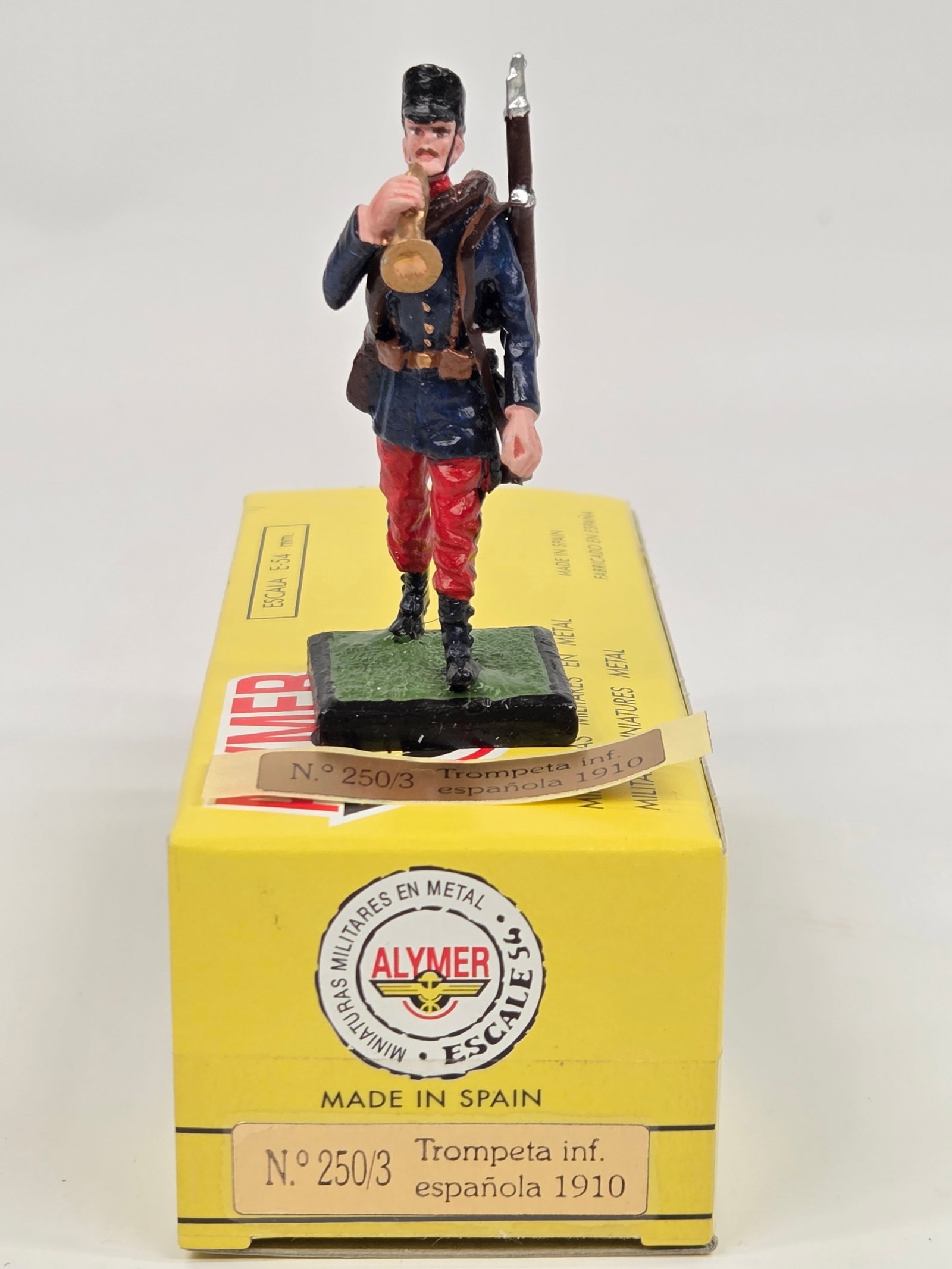 ALYMER HAND PAINTED LEAD SOLDIER W/ BOX: REMAINS IN VERY GOOD CONDITION W/ BOX