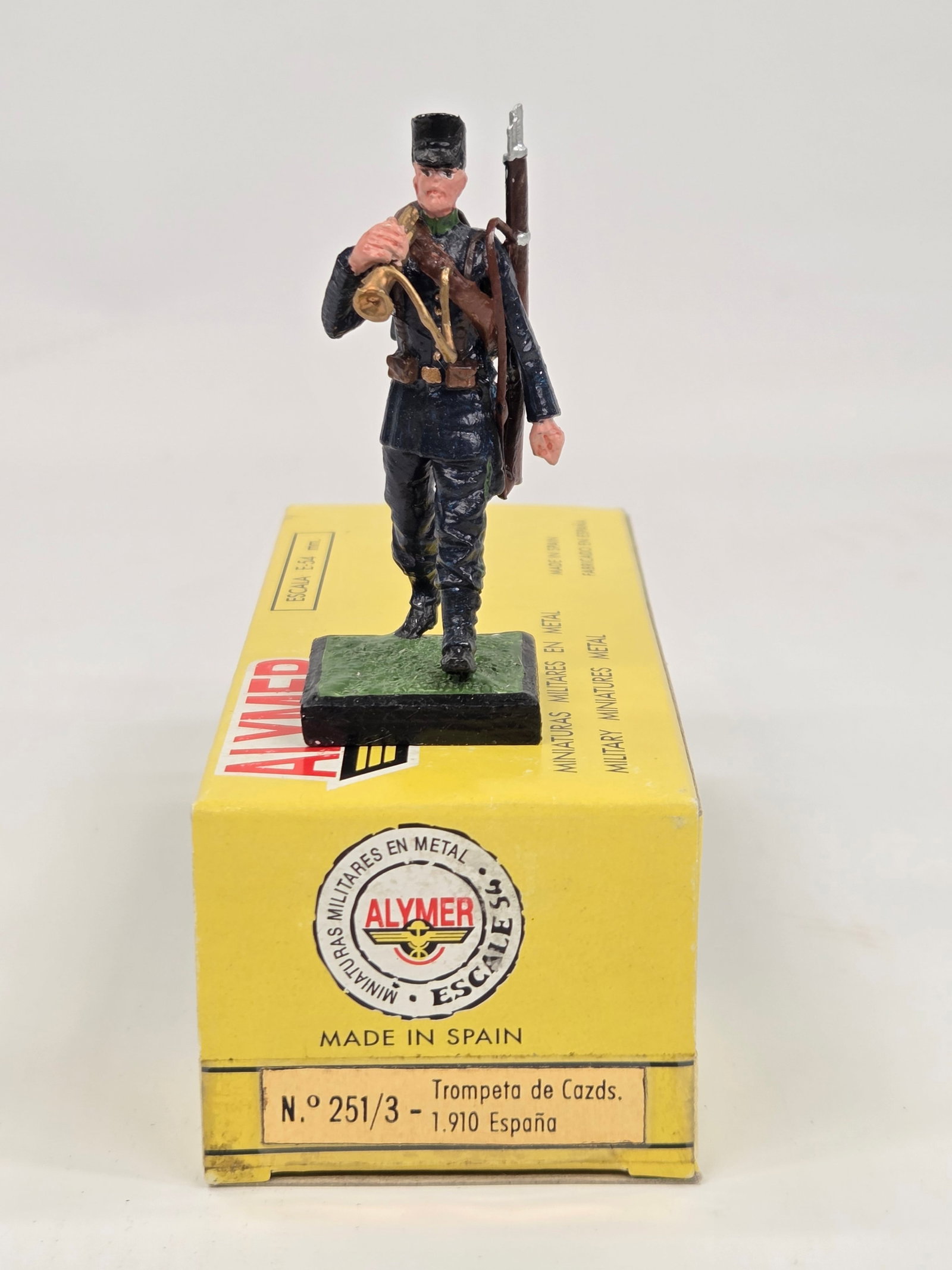 ALYMER HAND PAINTED LEAD SOLDIER W/ BOX: REMAINS IN VERY GOOD CONDITION W/ BOX