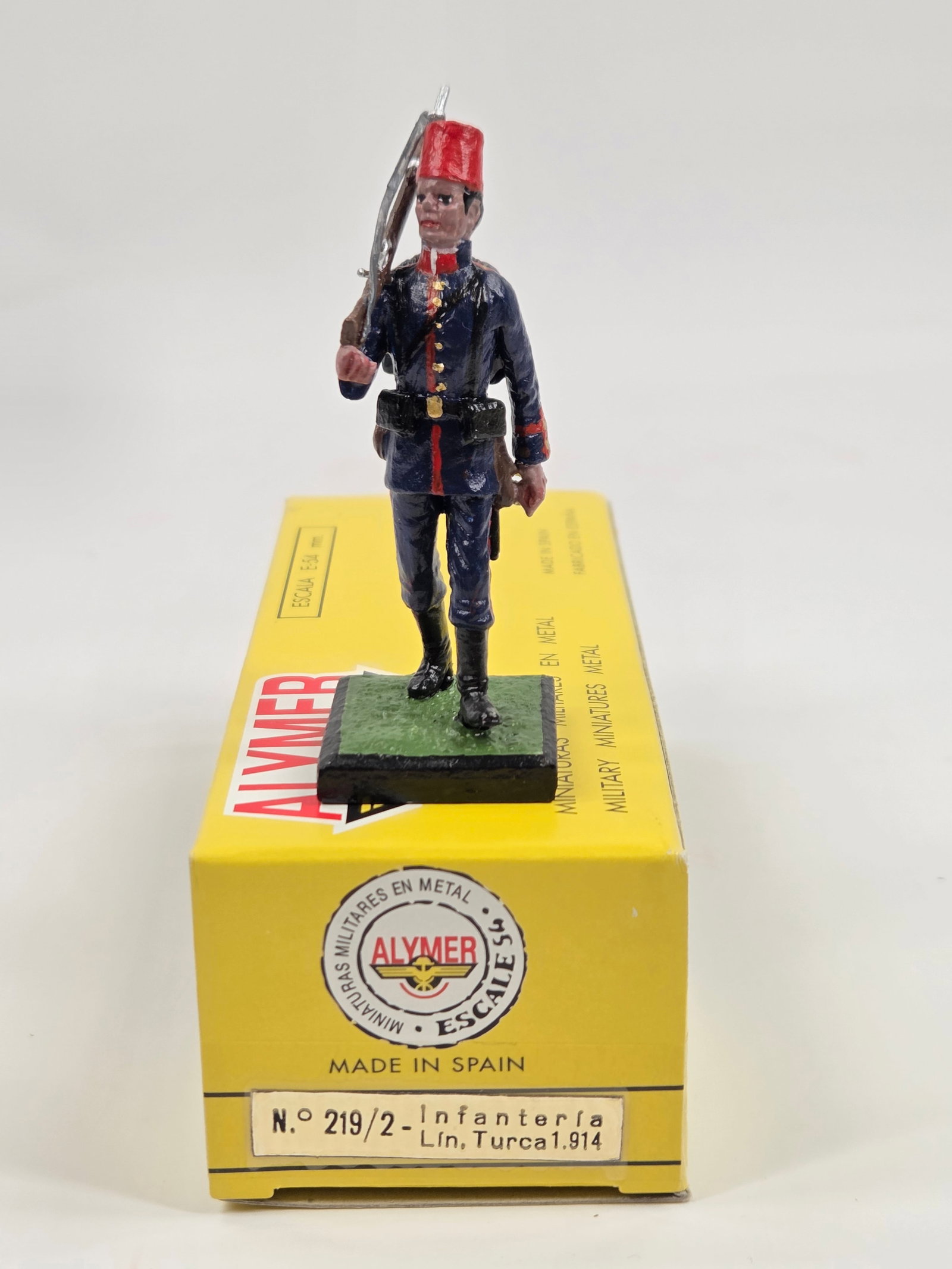 ALYMER HAND PAINTED LEAD SOLDIER W/ BOX: REMAINS IN VERY GOOD CONDITION W/ BOX