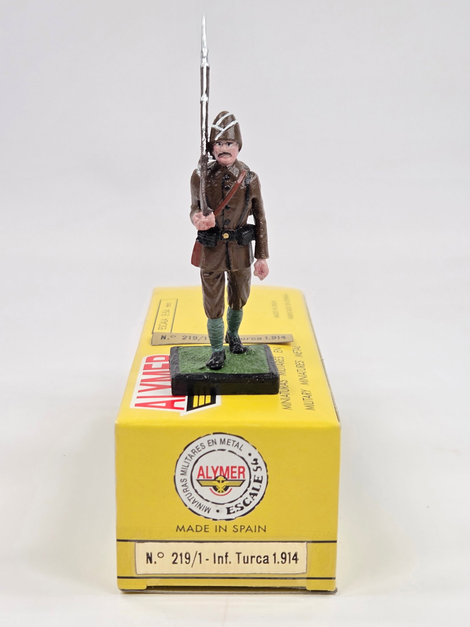 ALYMER HAND PAINTED LEAD SOLDIER W/ BOX: REMAINS IN VERY GOOD CONDITION W/ BOX