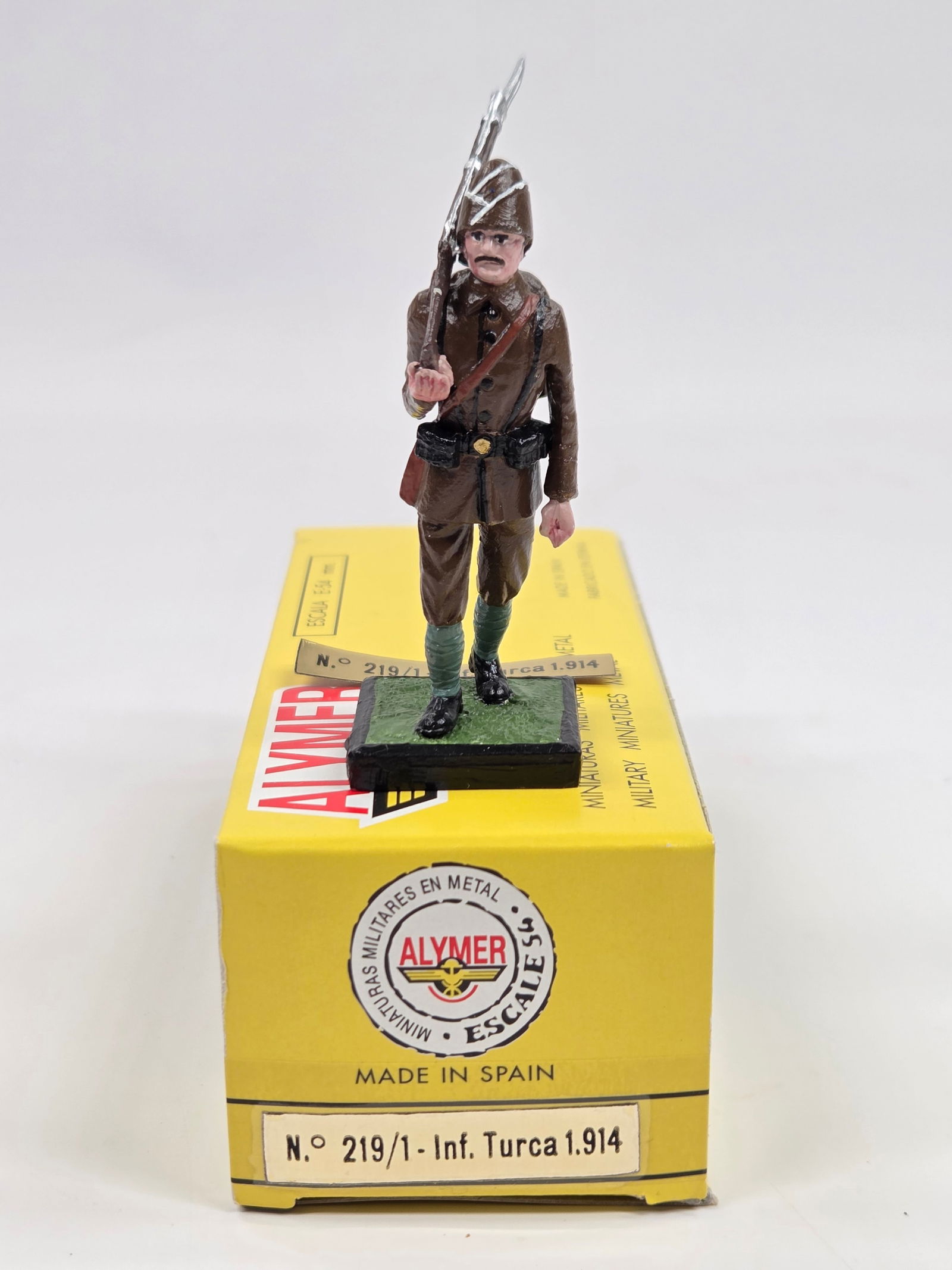 ALYMER HAND PAINTED LEAD SOLDIER W/ BOX: REMAINS IN VERY GOOD CONDITION W/ BOX