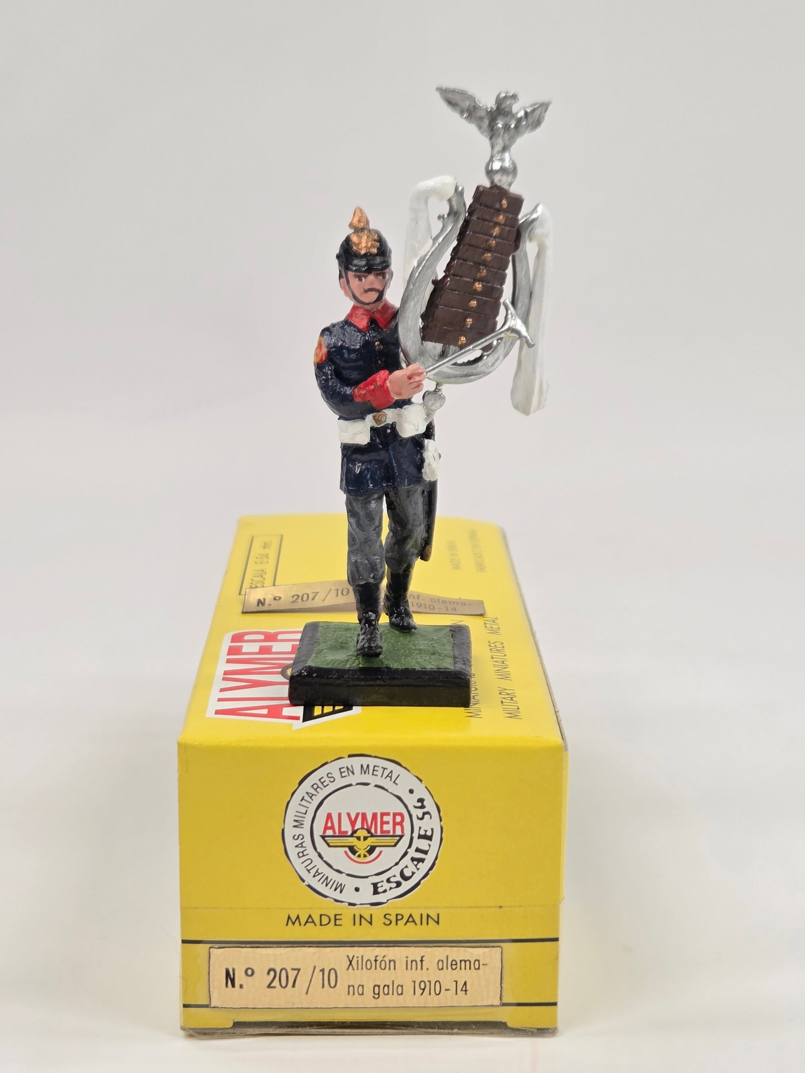 ALYMER HAND PAINTED LEAD SOLDIER W/ BOX: REMAINS IN VERY GOOD CONDITION W/ BOX