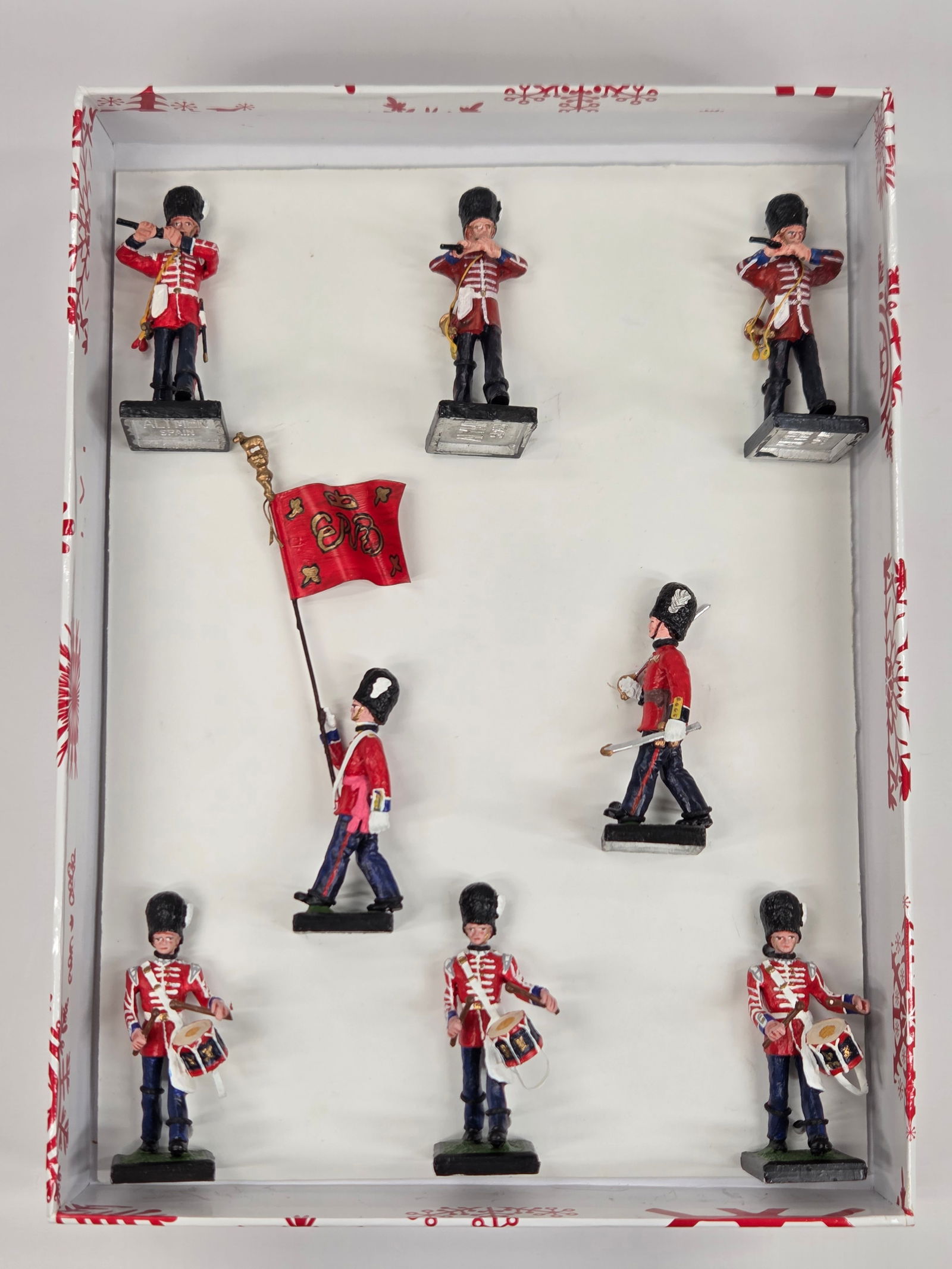 SET OF 8 ALYMER ROYAL GRENADIER FIFE & DRUM: ALL REMAIN IN GOOD CONDITION, SHOWING SOME LIGHT TYPICAL WEAR.