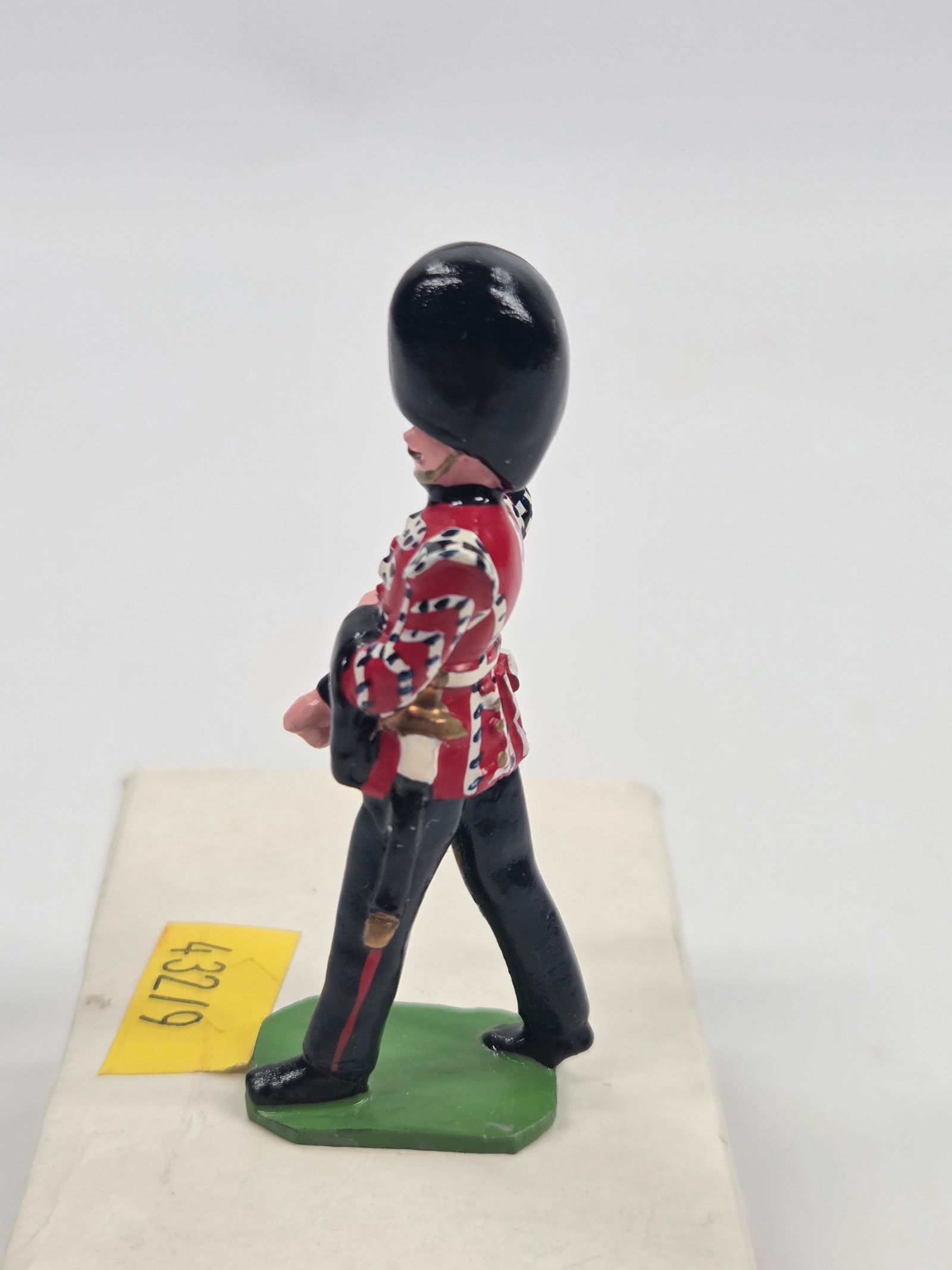 DUCAL MODELS SCOTS GUARD - 3