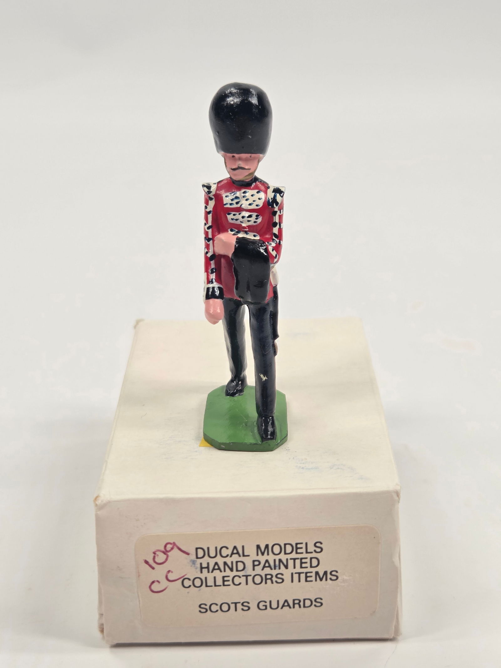 DUCAL MODELS SCOTS GUARD: REMAINS IN VERY GOOD CONDITION W/ BOX