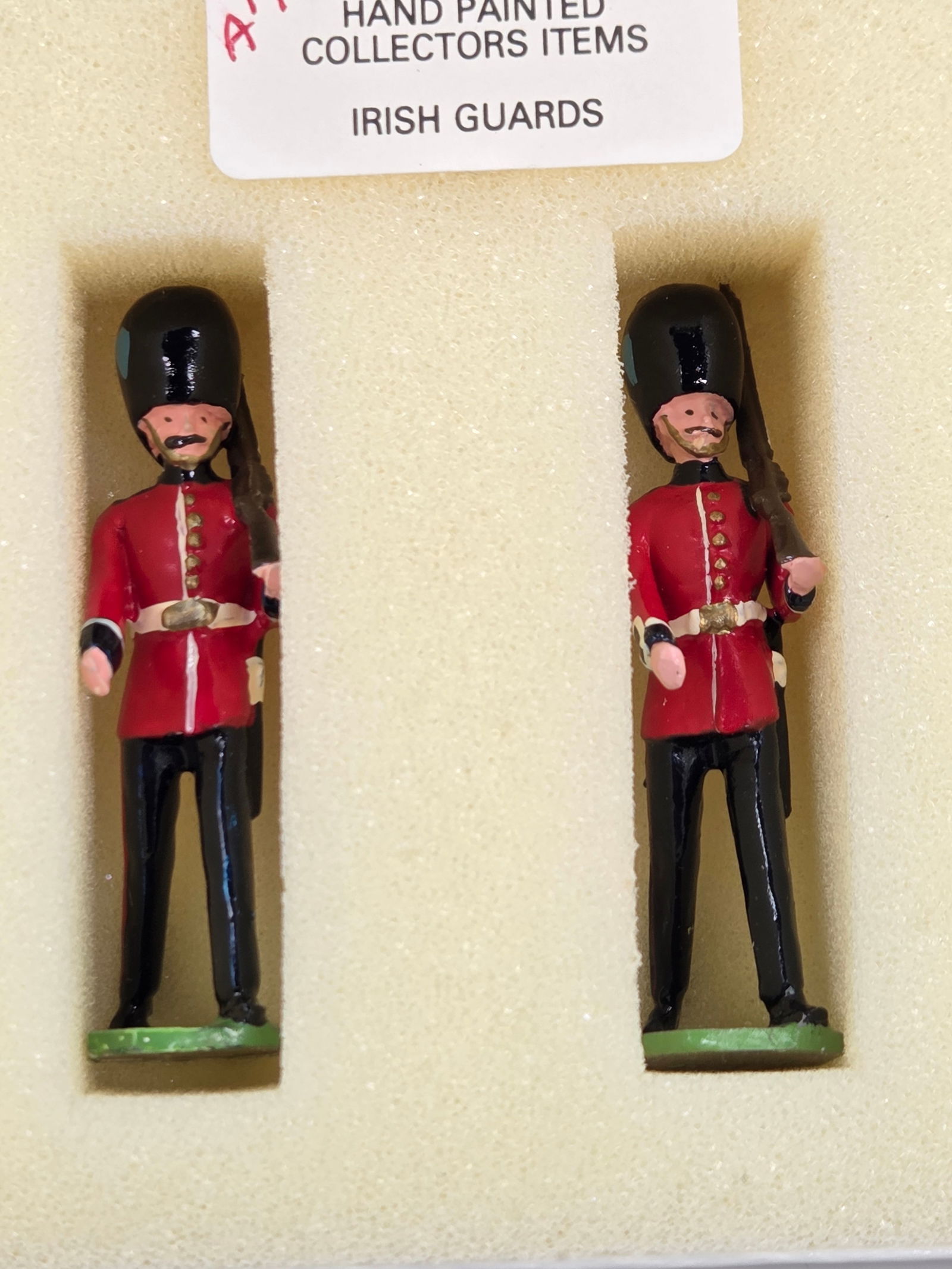 DUCAL MODELS IRISH GUARDS SET A77 - 3