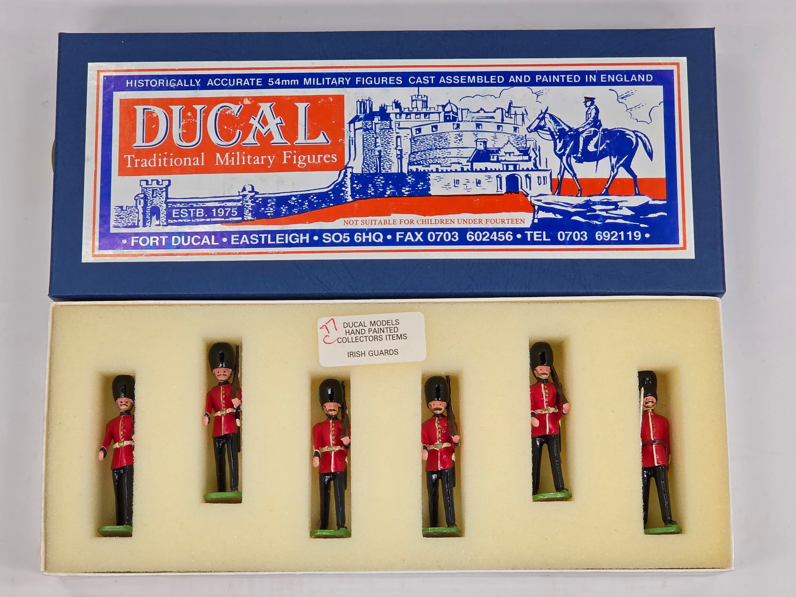 DUCAL MODELS IRISH GUARDS SET C77: SET REMAINS IN VERY GOOD CONDITION WITH BOX. SLIGHT BENDS.