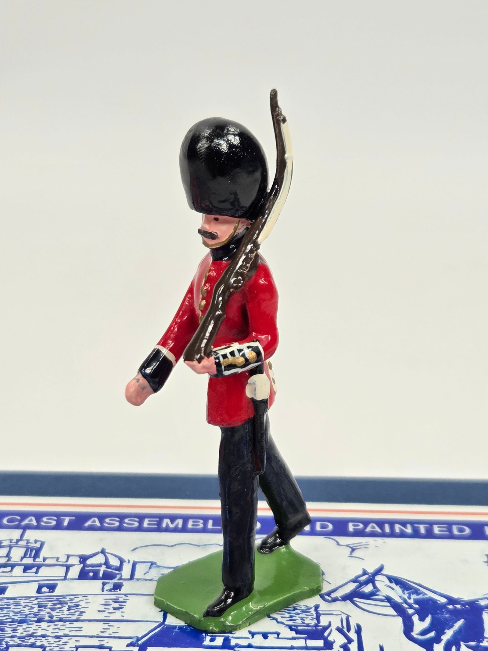 DUCAL MODELS IRISH GUARDS SET C77 - 4